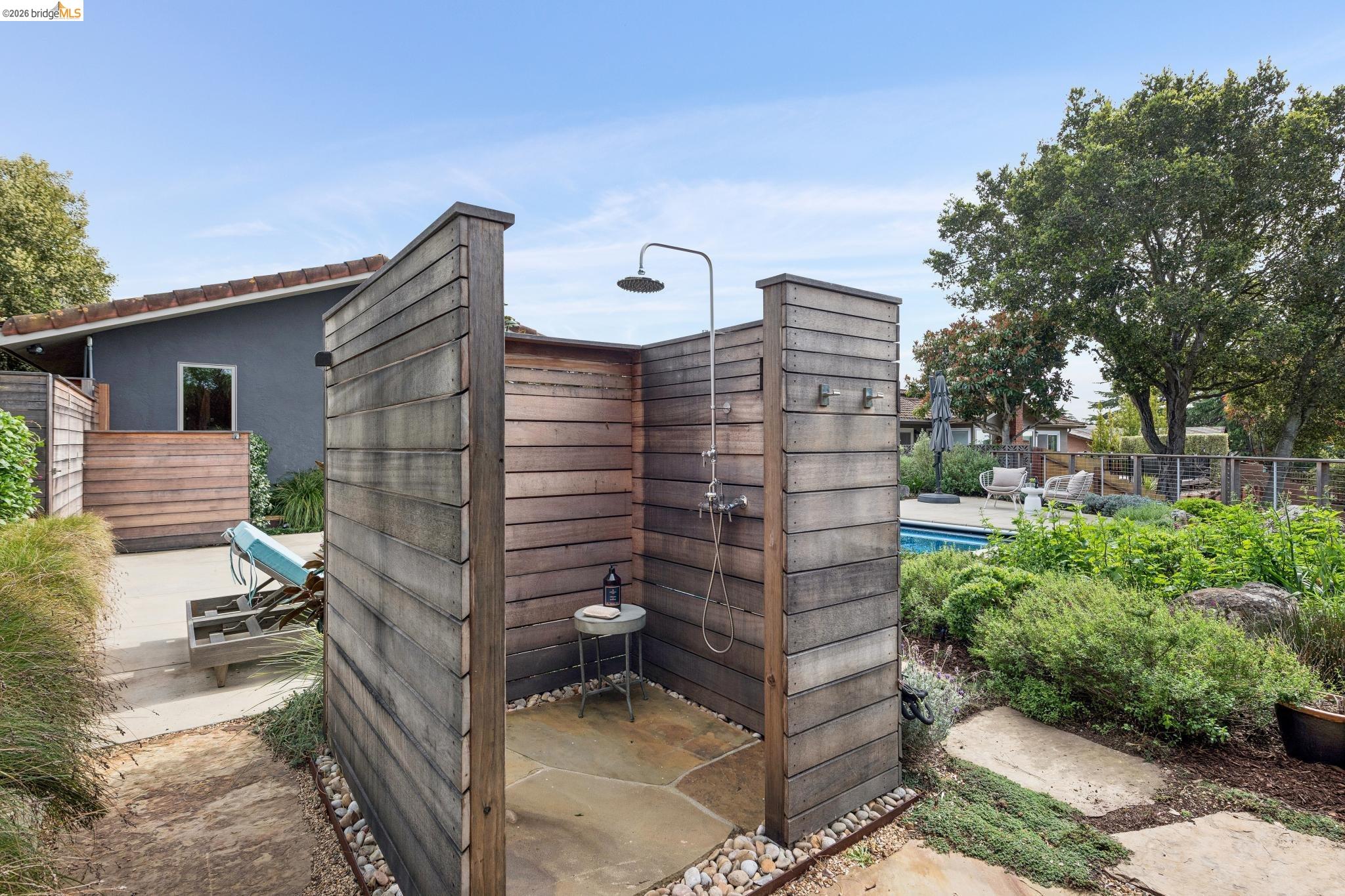 Detail Gallery Image 34 of 60 For 7919 Phaeton Dr, Oakland,  CA 94605 - 3 Beds | 2/1 Baths