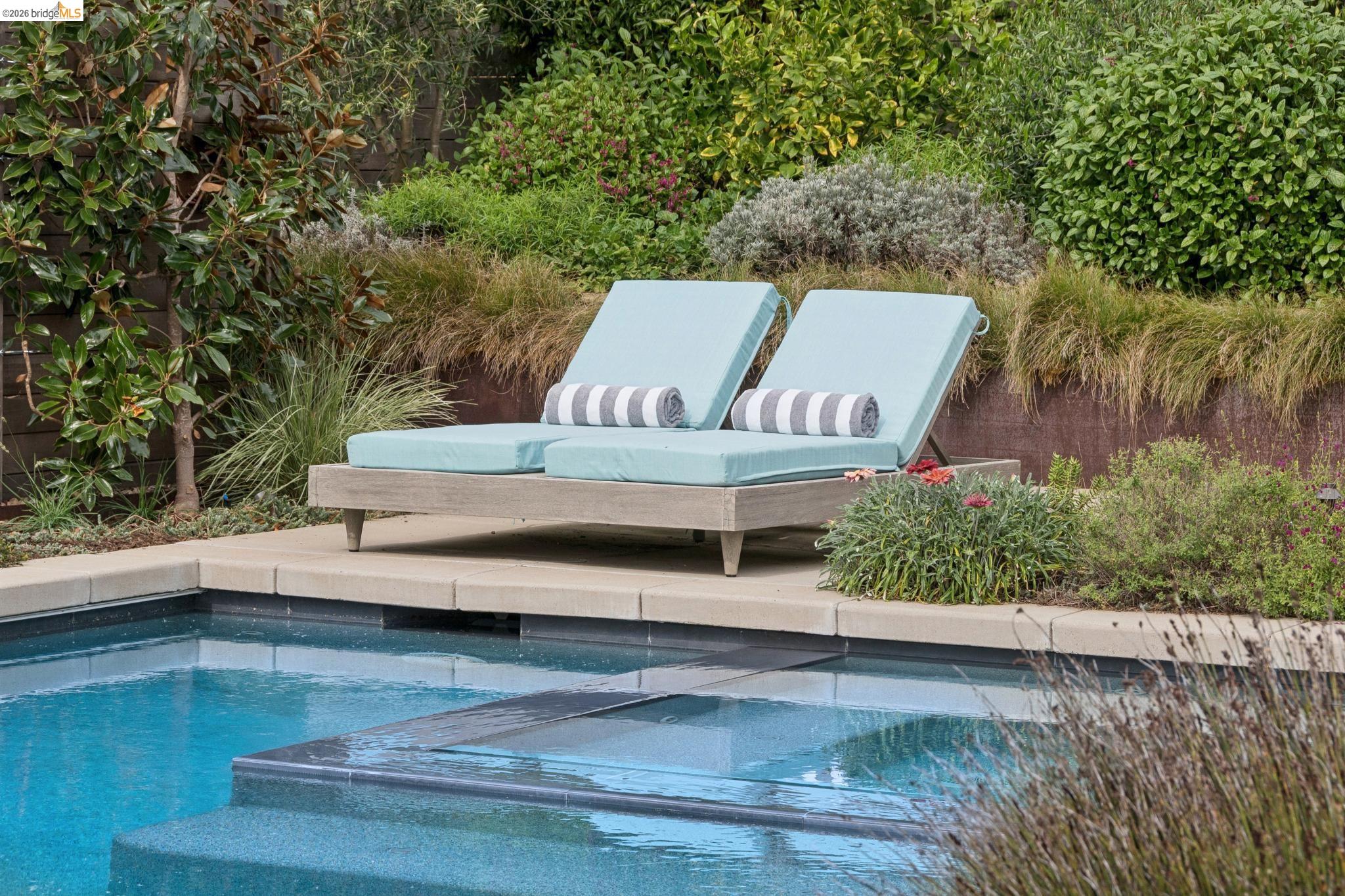 Detail Gallery Image 44 of 60 For 7919 Phaeton Dr, Oakland,  CA 94605 - 3 Beds | 2/1 Baths