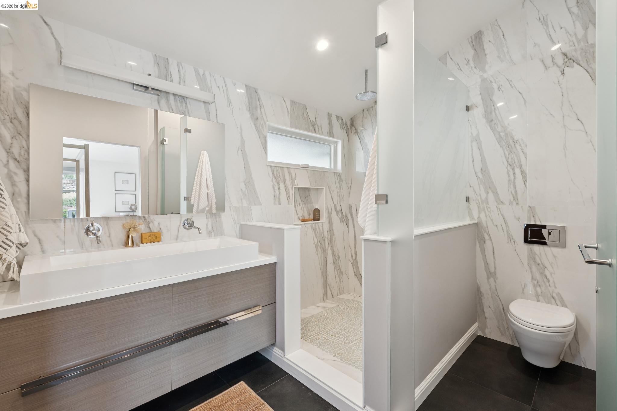 Detail Gallery Image 49 of 60 For 7919 Phaeton Dr, Oakland,  CA 94605 - 3 Beds | 2/1 Baths