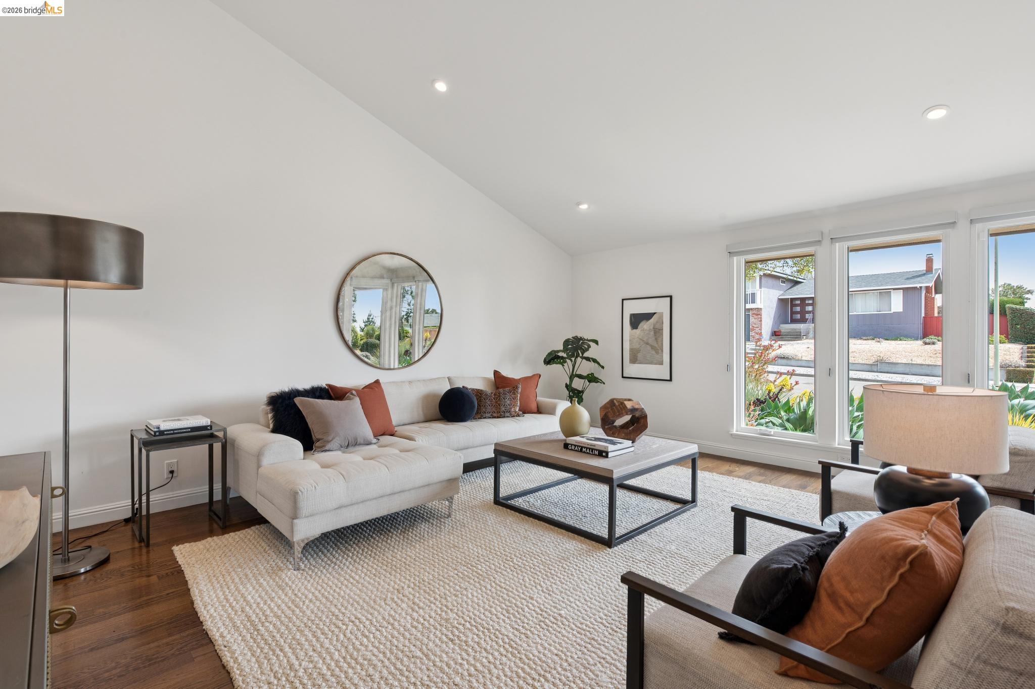 Detail Gallery Image 6 of 60 For 7919 Phaeton Dr, Oakland,  CA 94605 - 3 Beds | 2/1 Baths