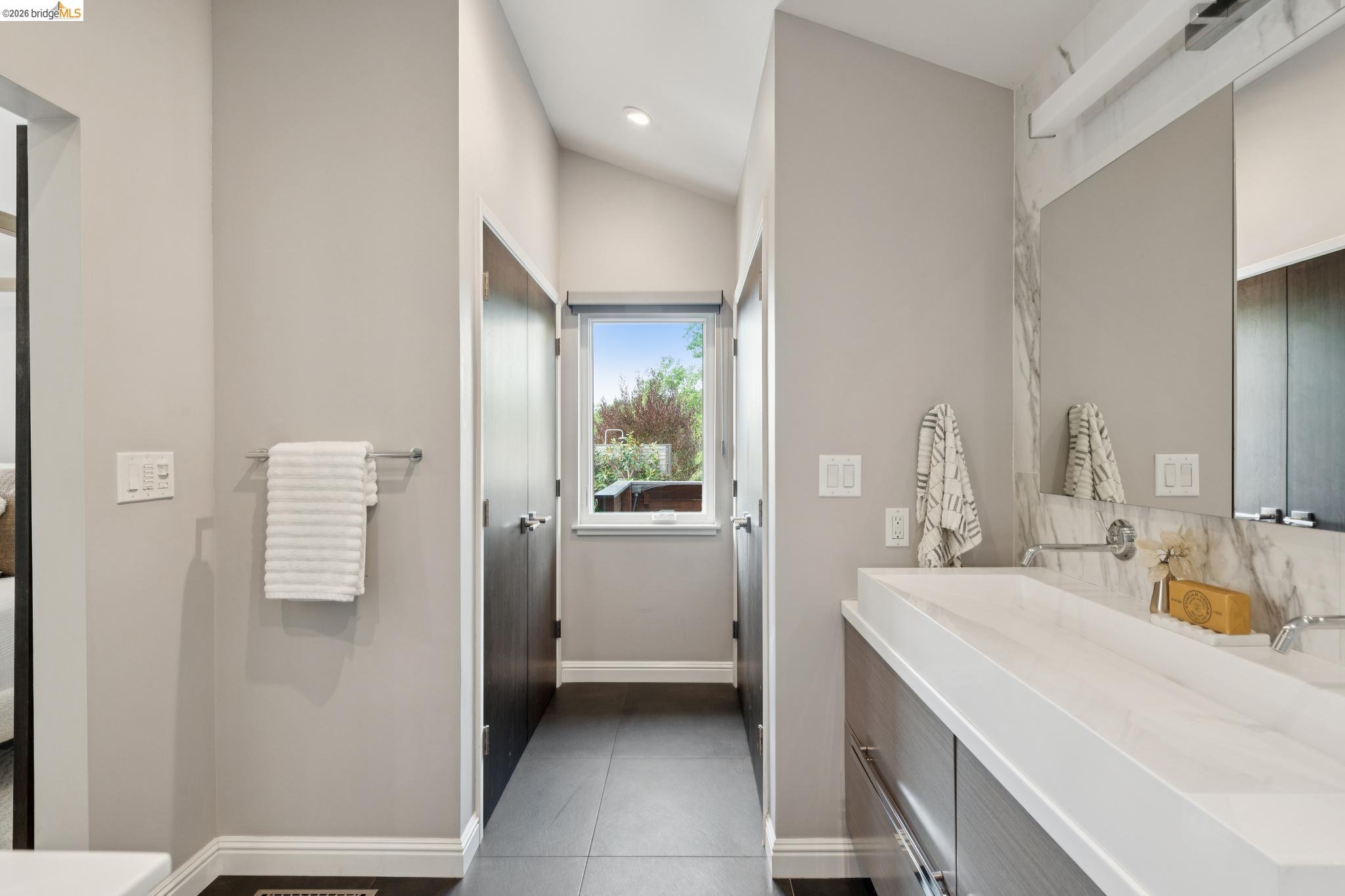 Detail Gallery Image 51 of 60 For 7919 Phaeton Dr, Oakland,  CA 94605 - 3 Beds | 2/1 Baths