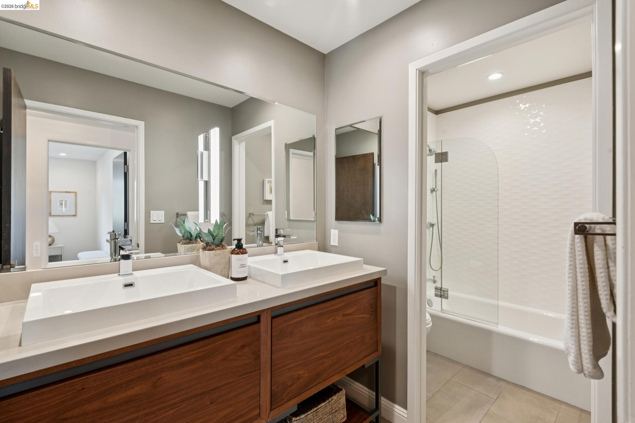 Detail Gallery Image 54 of 60 For 7919 Phaeton Dr, Oakland,  CA 94605 - 3 Beds | 2/1 Baths