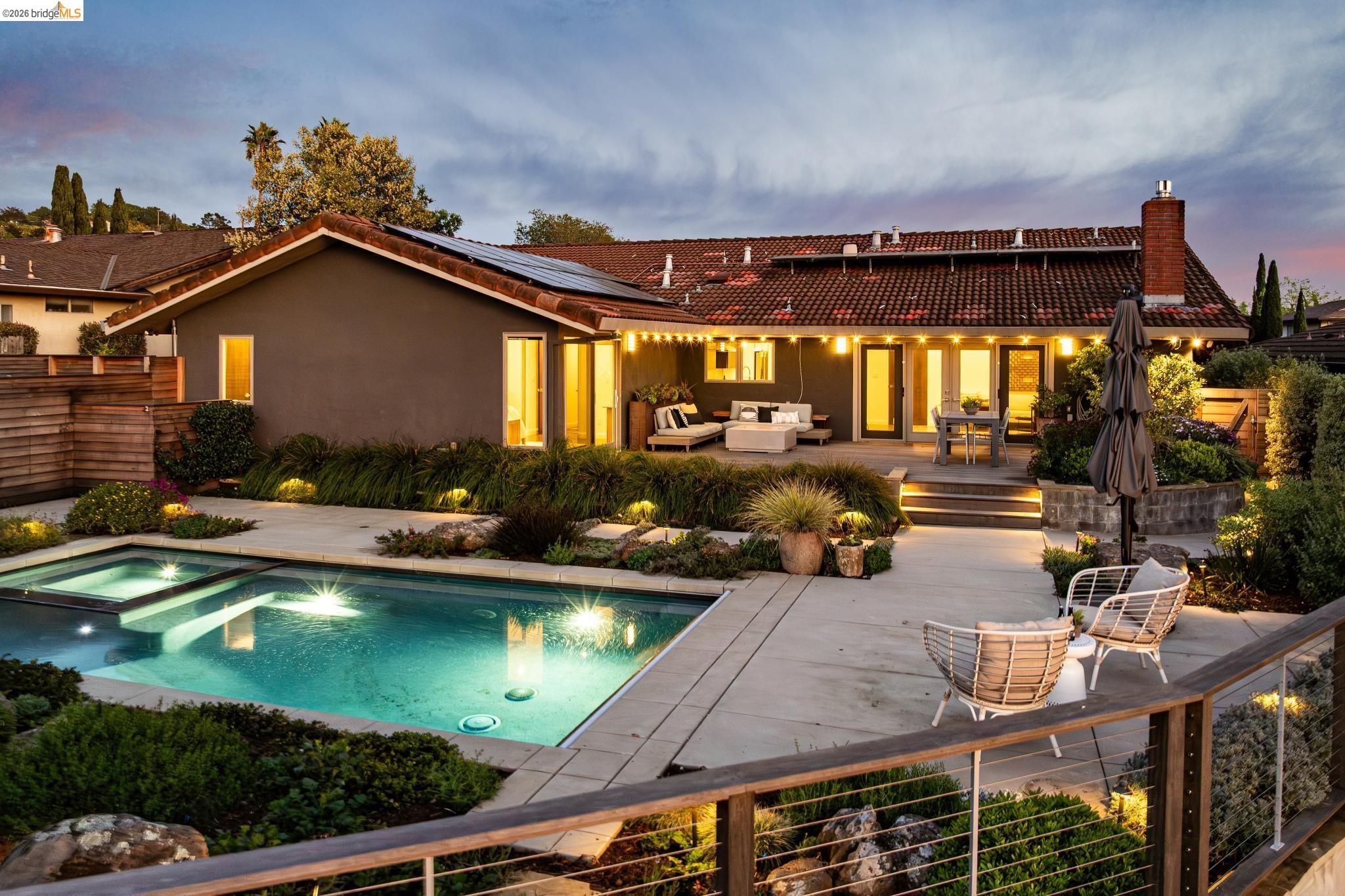 Detail Gallery Image 59 of 60 For 7919 Phaeton Dr, Oakland,  CA 94605 - 3 Beds | 2/1 Baths