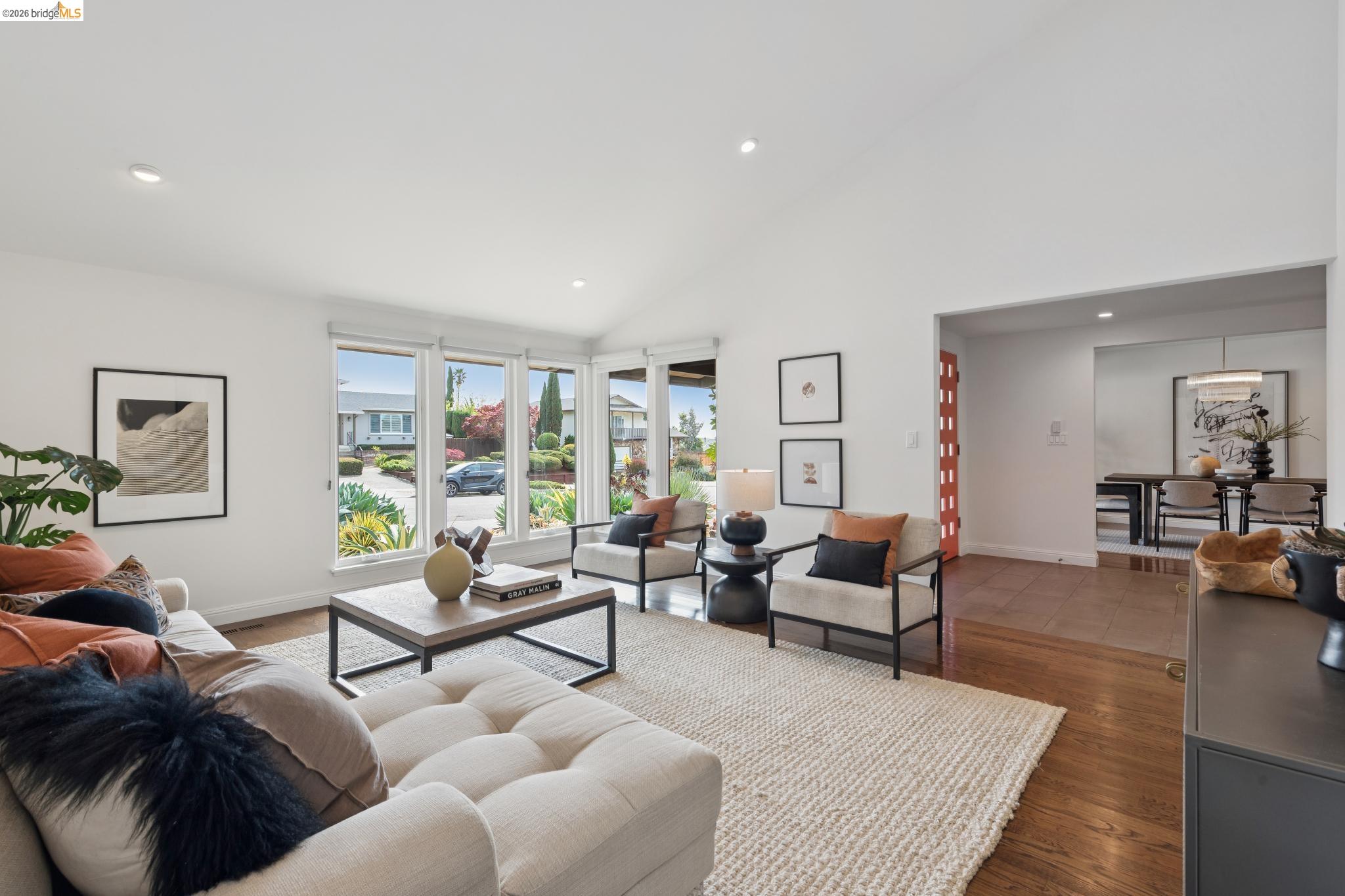 Detail Gallery Image 7 of 60 For 7919 Phaeton Dr, Oakland,  CA 94605 - 3 Beds | 2/1 Baths