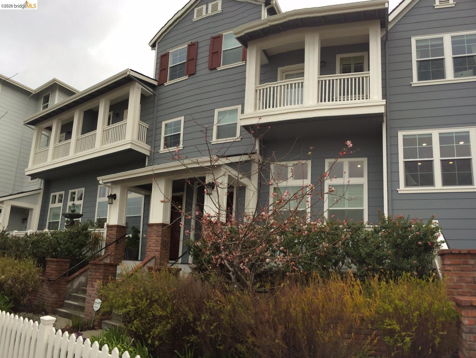 Detail Gallery Image 5 of 13 For Northshore, –,  CA 94804-2541 - 3 Beds | 2/1 Baths