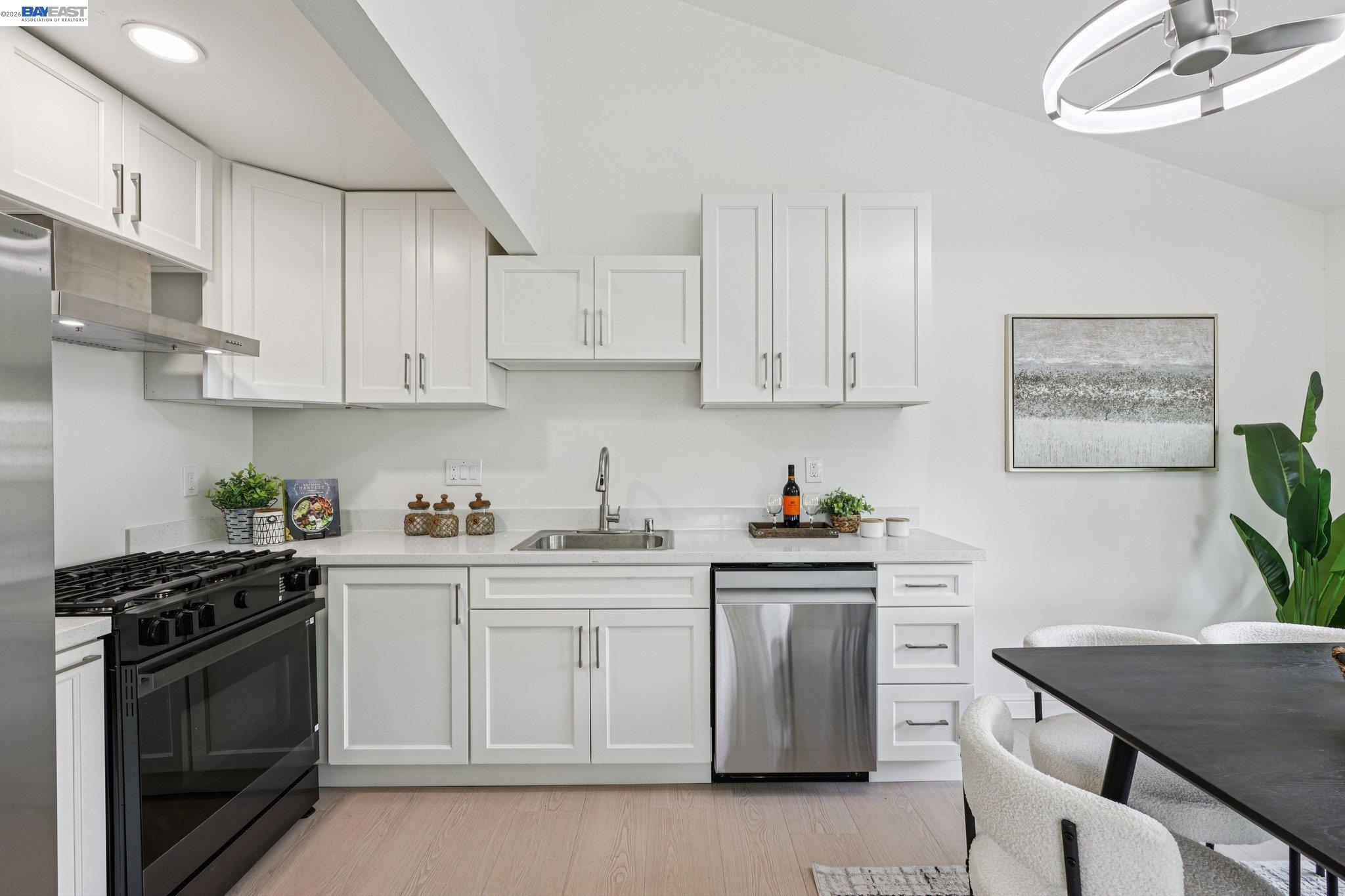 Photo #11: 41127372 Listing: Photo #11