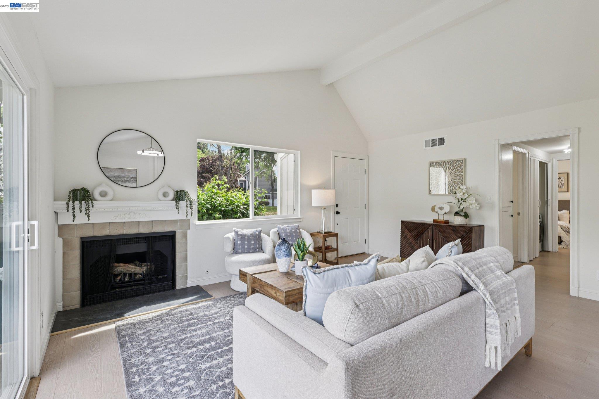 Photo #5: 41127372 Listing: Photo #5