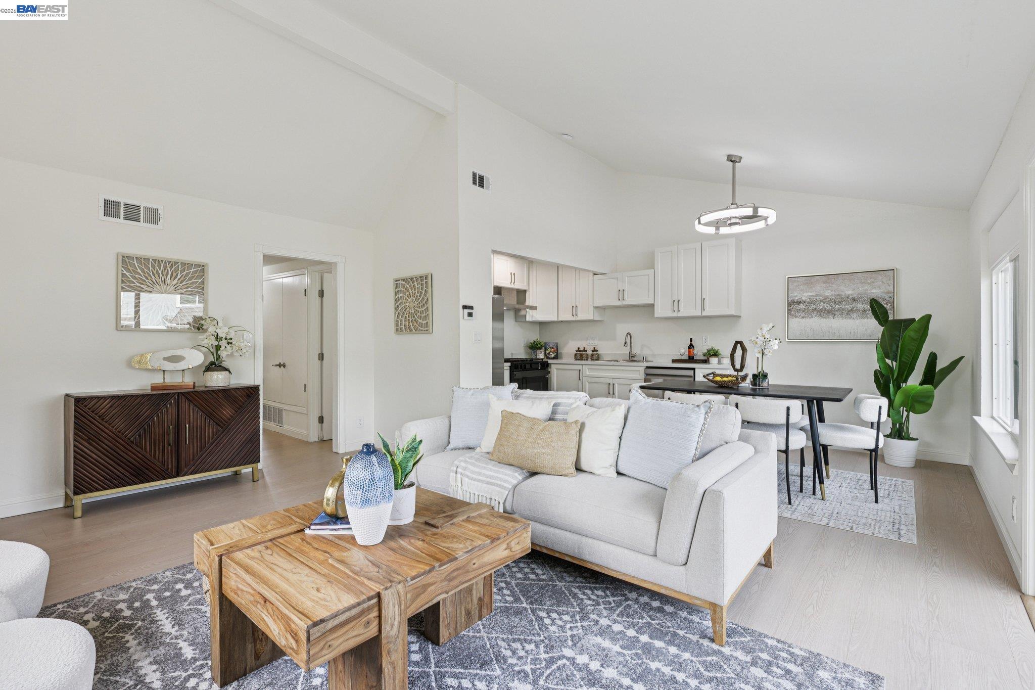 Photo #7: 41127372 Listing: Photo #7