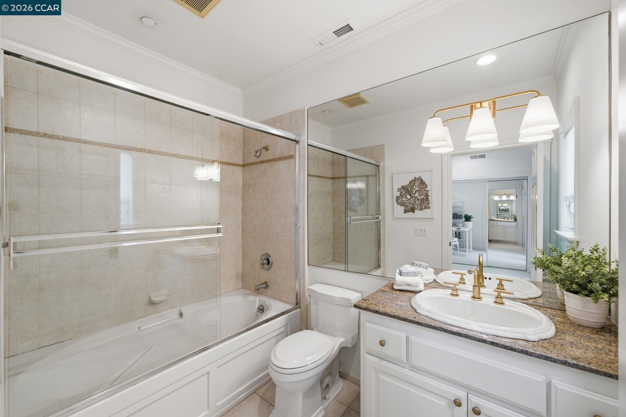 Detail Gallery Image 12 of 53 For 3 Honey Hill Ct, Orinda,  CA 94563 - 6 Beds | 4/1 Baths