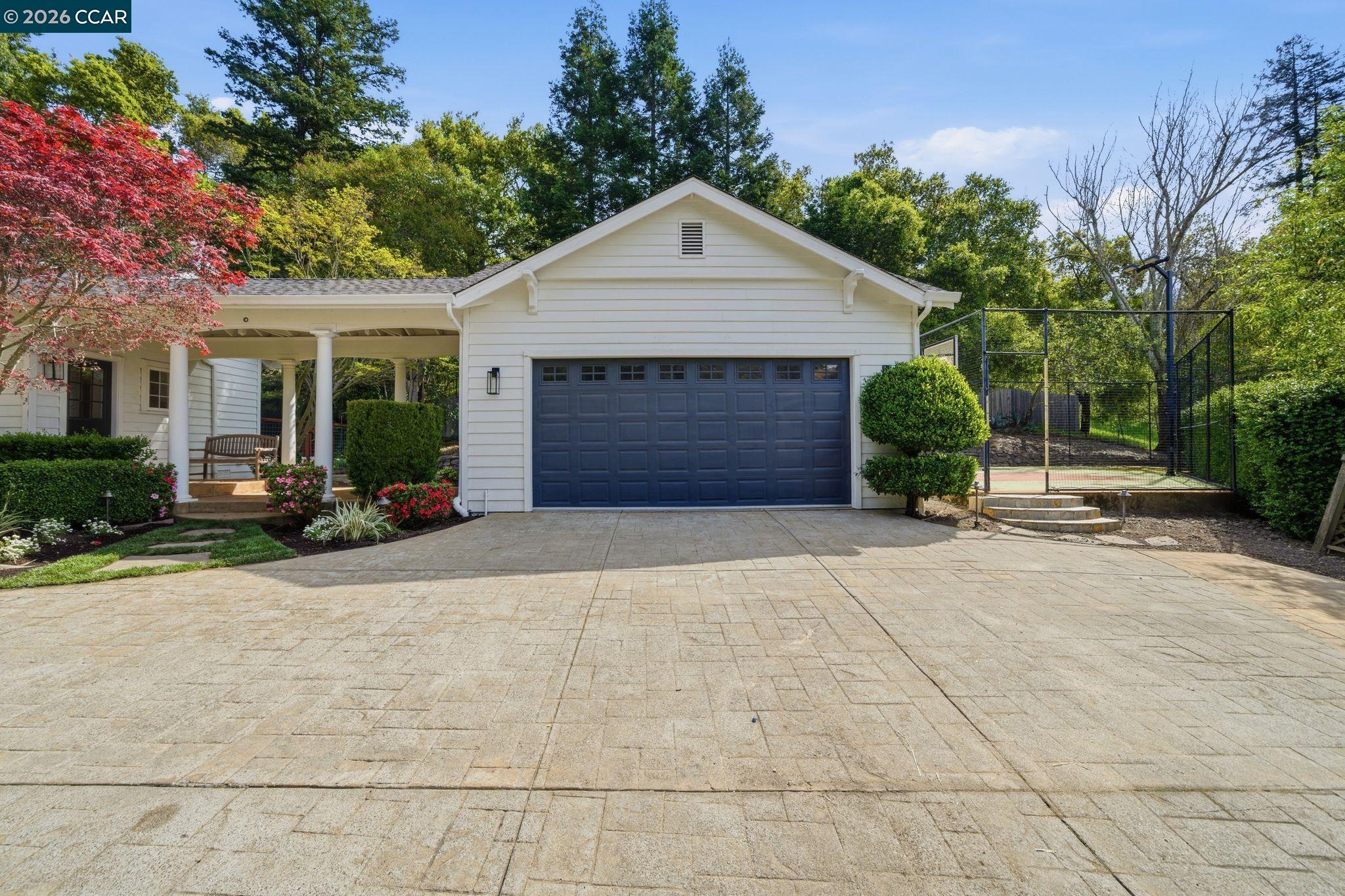 Detail Gallery Image 29 of 53 For 3 Honey Hill Ct, Orinda,  CA 94563 - 6 Beds | 4/1 Baths
