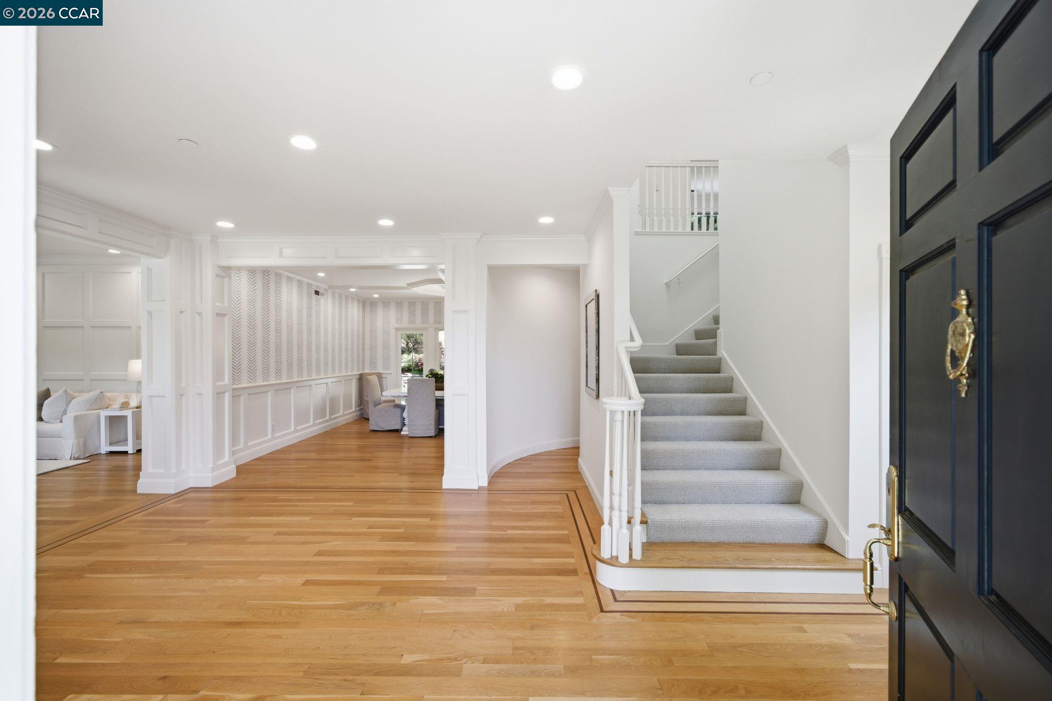 Detail Gallery Image 4 of 53 For 3 Honey Hill Ct, Orinda,  CA 94563 - 6 Beds | 4/1 Baths