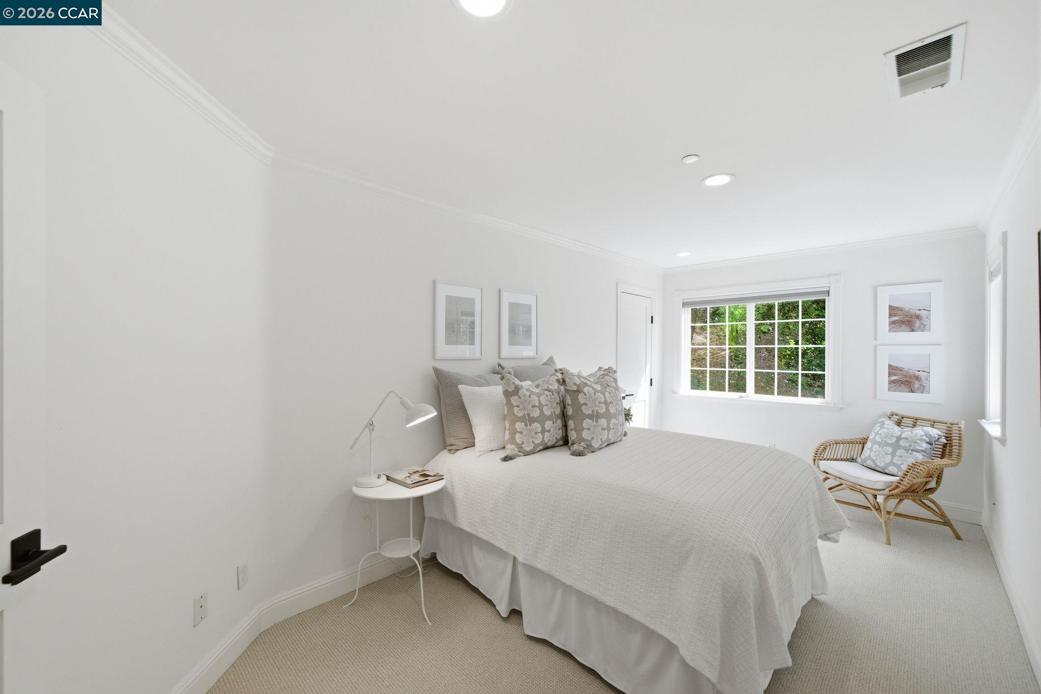 Detail Gallery Image 40 of 53 For 3 Honey Hill Ct, Orinda,  CA 94563 - 6 Beds | 4/1 Baths