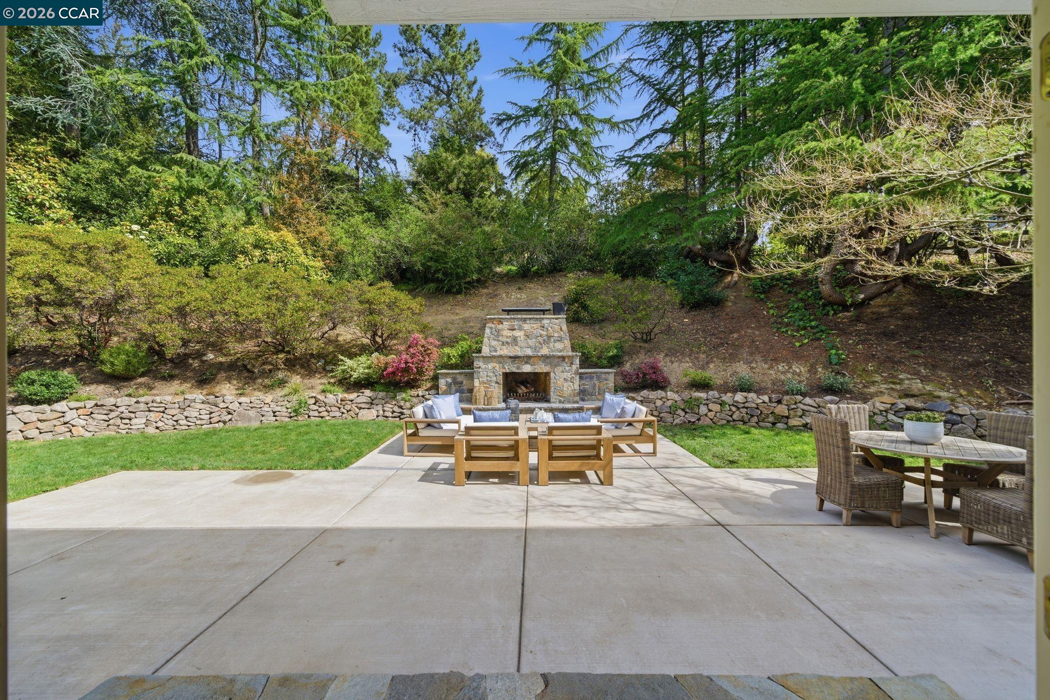 Detail Gallery Image 47 of 53 For 3 Honey Hill Ct, Orinda,  CA 94563 - 6 Beds | 4/1 Baths