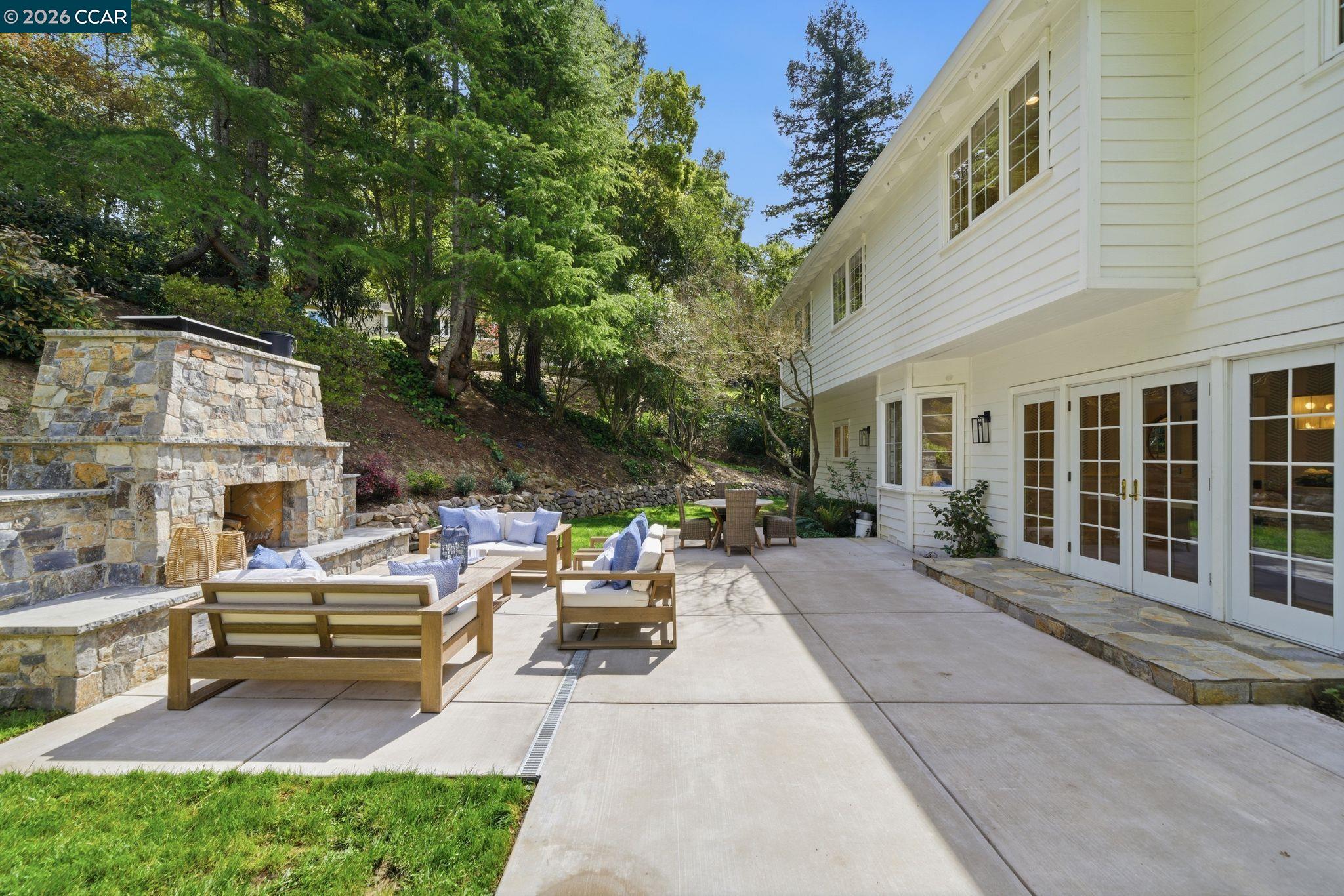 Detail Gallery Image 49 of 53 For 3 Honey Hill Ct, Orinda,  CA 94563 - 6 Beds | 4/1 Baths