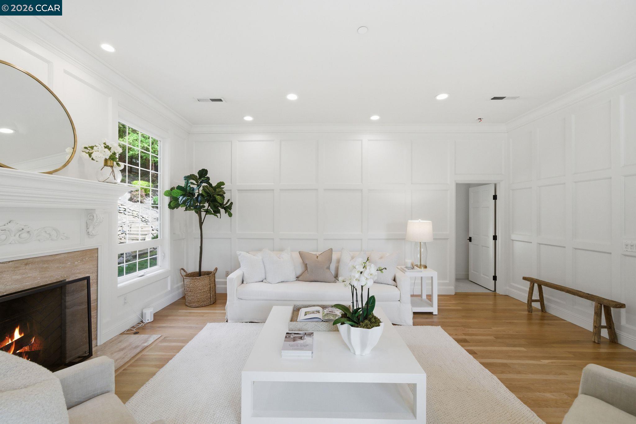 Detail Gallery Image 6 of 53 For 3 Honey Hill Ct, Orinda,  CA 94563 - 6 Beds | 4/1 Baths