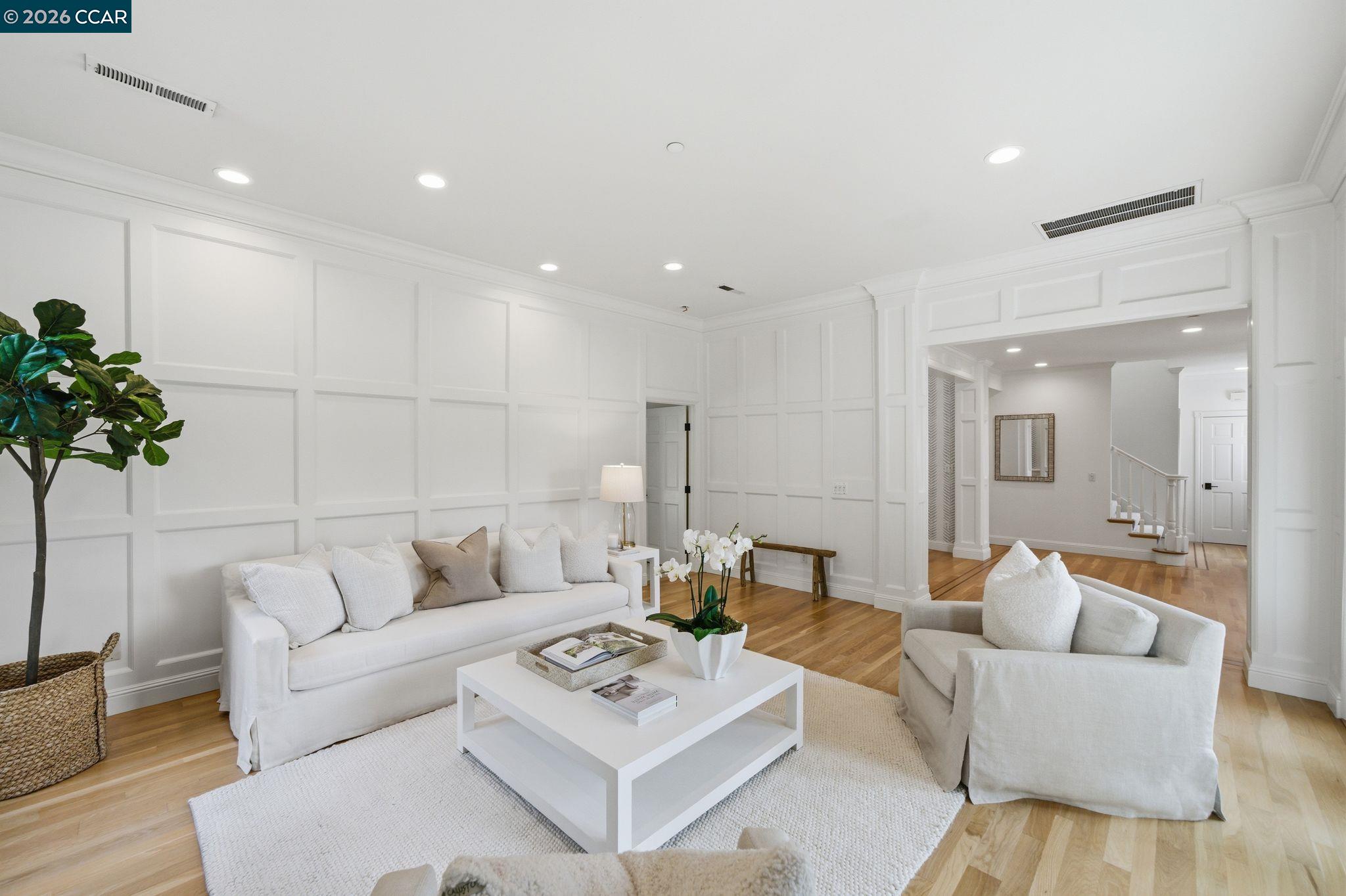 Detail Gallery Image 9 of 53 For 3 Honey Hill Ct, Orinda,  CA 94563 - 6 Beds | 4/1 Baths