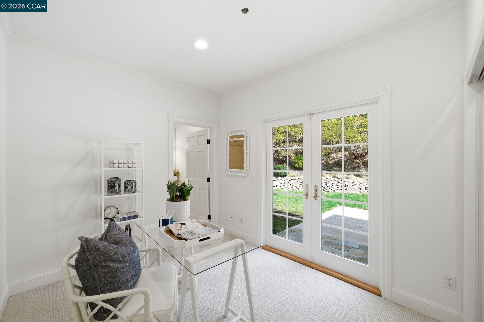 Detail Gallery Image 10 of 53 For 3 Honey Hill Ct, Orinda,  CA 94563 - 6 Beds | 4/1 Baths