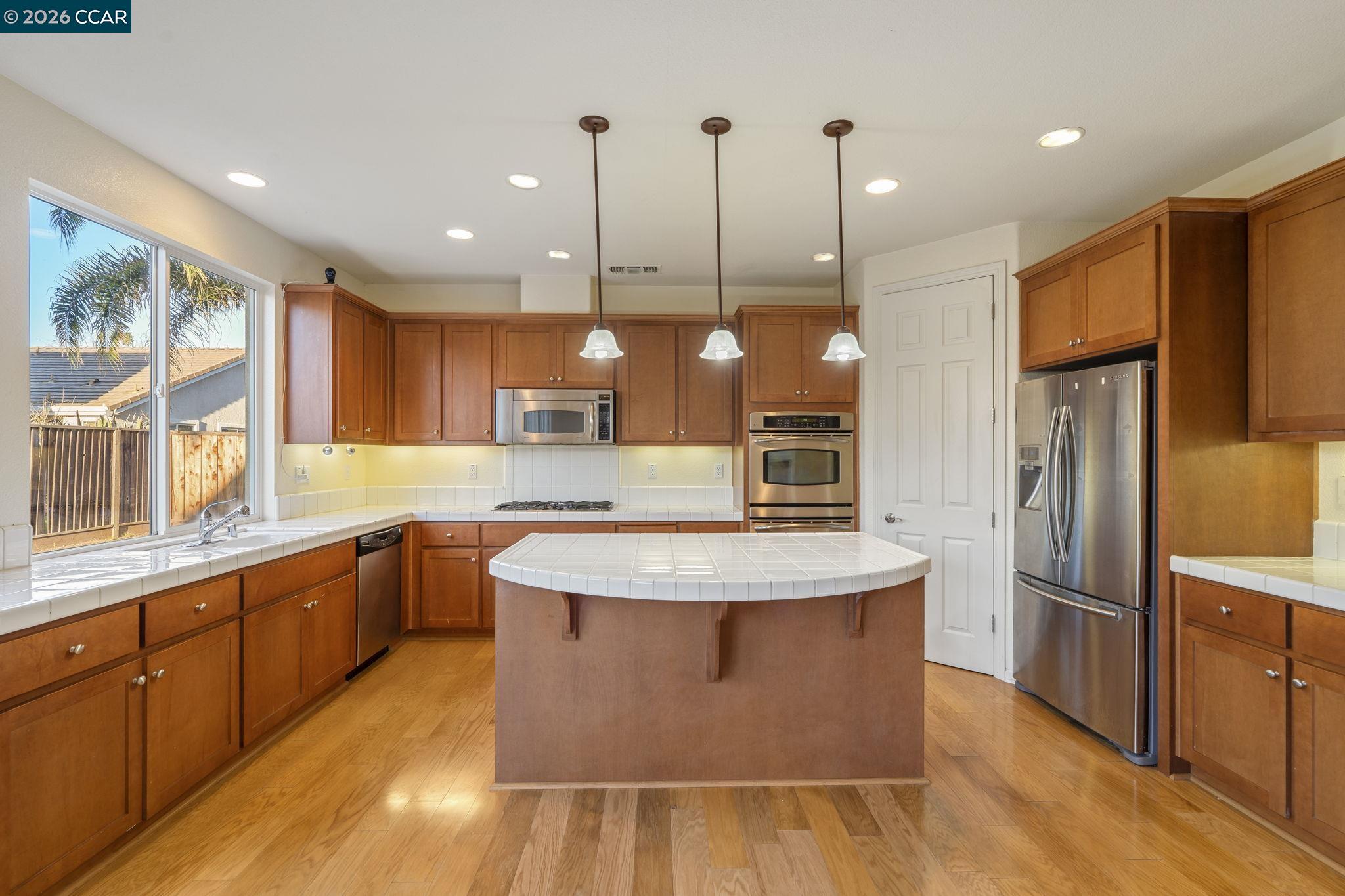 Detail Gallery Image 11 of 56 For 5141 Fern Ridge Cir, Discovery Bay,  CA 94505 - 4 Beds | 3/1 Baths