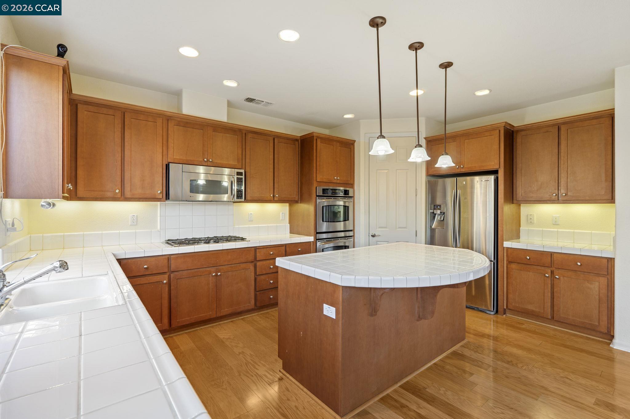 Detail Gallery Image 12 of 56 For 5141 Fern Ridge Cir, Discovery Bay,  CA 94505 - 4 Beds | 3/1 Baths