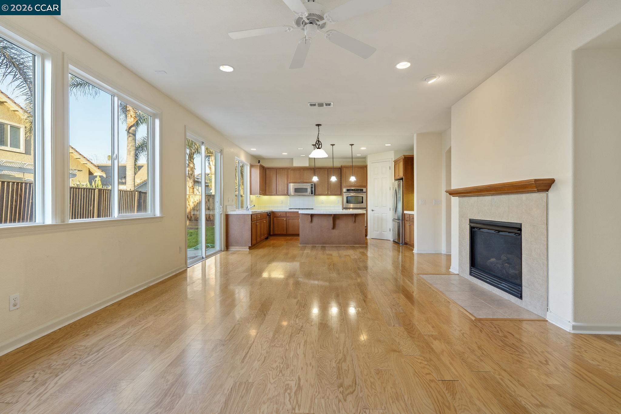 Detail Gallery Image 13 of 56 For 5141 Fern Ridge Cir, Discovery Bay,  CA 94505 - 4 Beds | 3/1 Baths