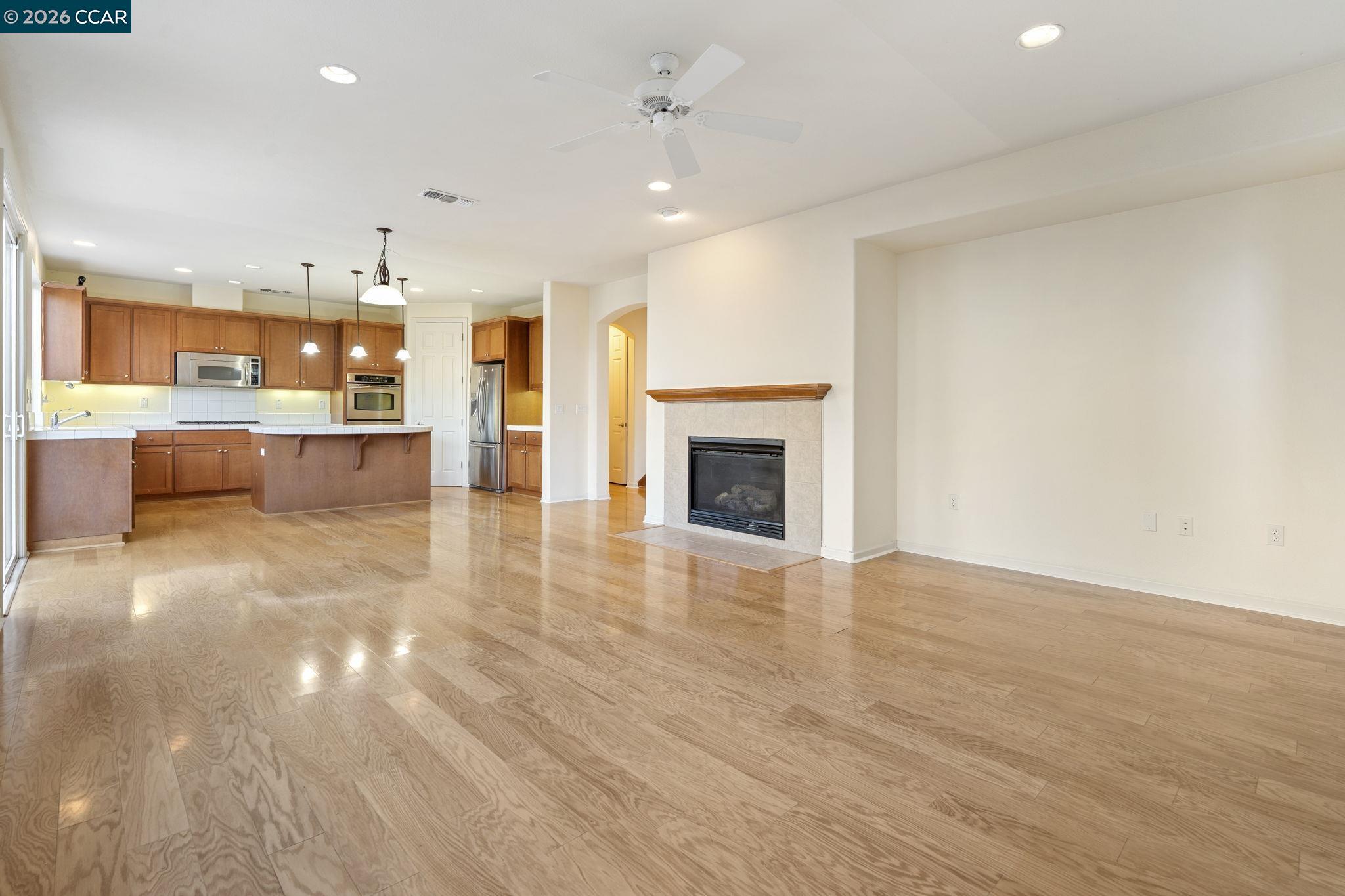 Detail Gallery Image 14 of 56 For 5141 Fern Ridge Cir, Discovery Bay,  CA 94505 - 4 Beds | 3/1 Baths