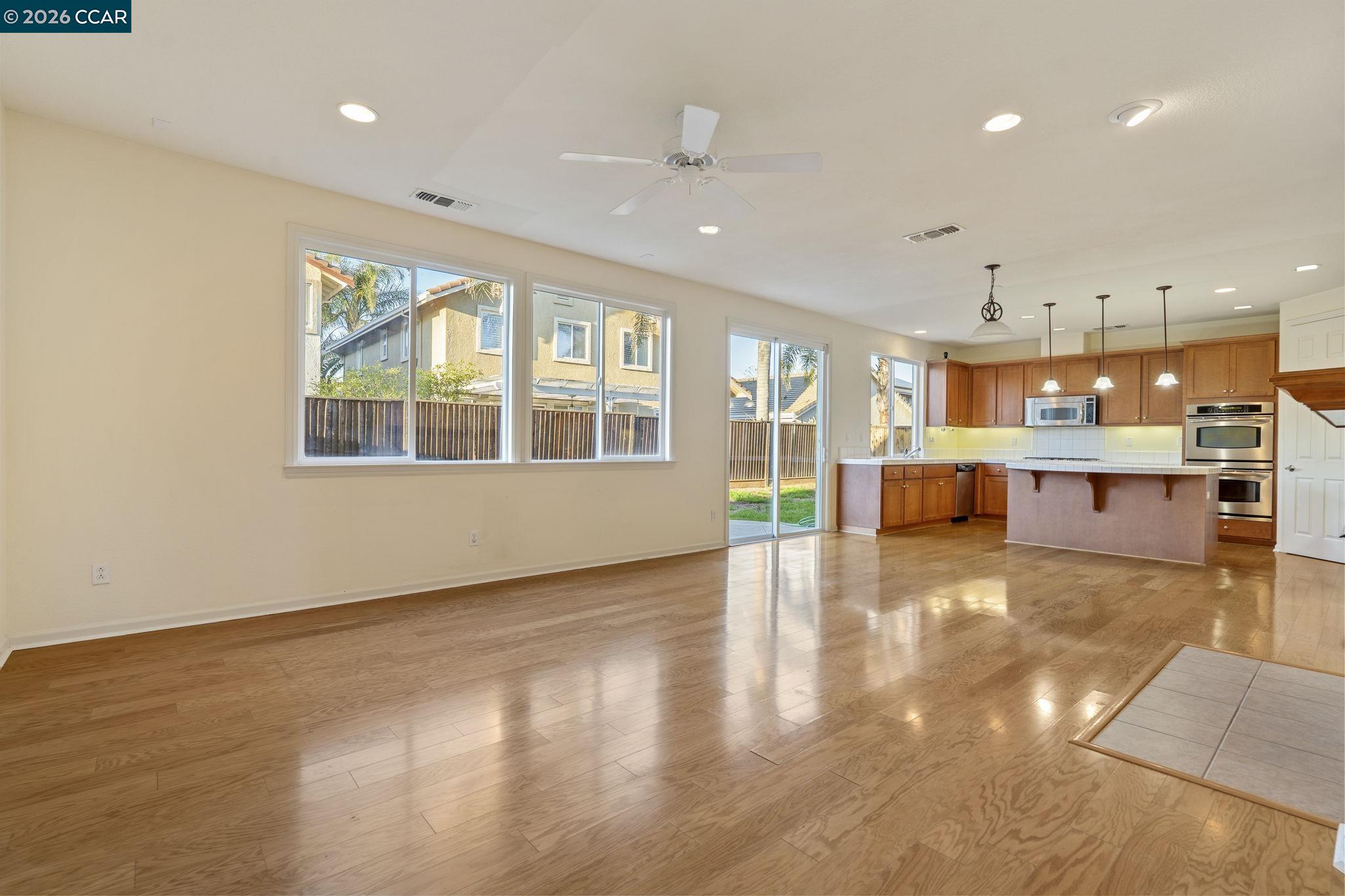 Detail Gallery Image 15 of 56 For 5141 Fern Ridge Cir, Discovery Bay,  CA 94505 - 4 Beds | 3/1 Baths