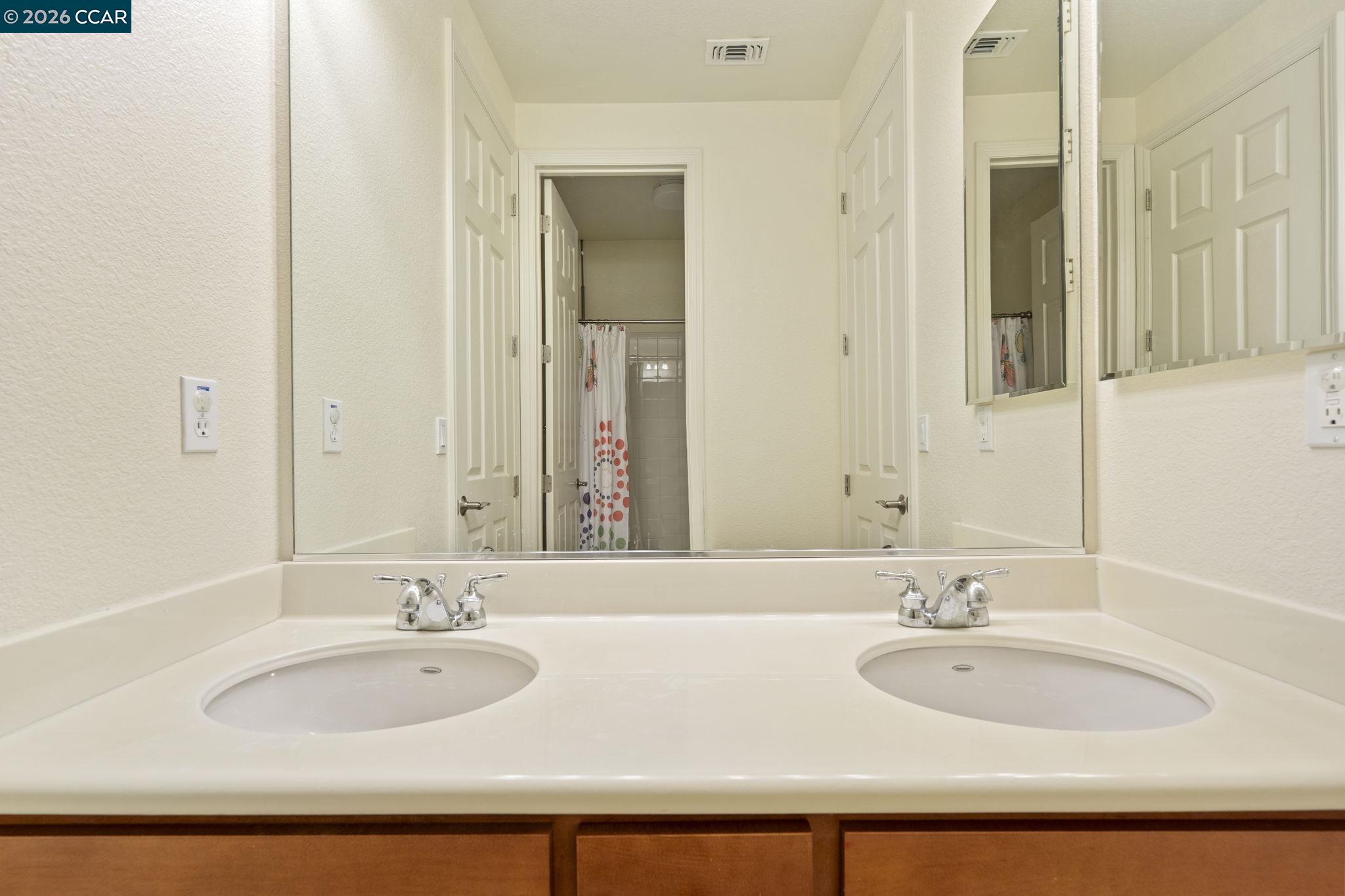 Detail Gallery Image 28 of 56 For 5141 Fern Ridge Cir, Discovery Bay,  CA 94505 - 4 Beds | 3/1 Baths