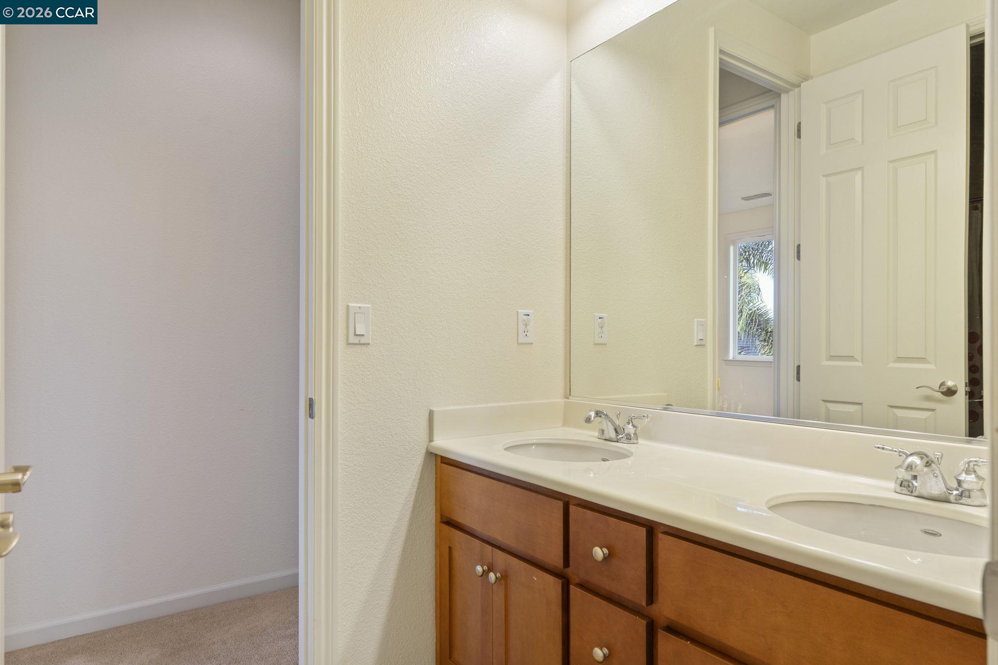 Detail Gallery Image 33 of 56 For 5141 Fern Ridge Cir, Discovery Bay,  CA 94505 - 4 Beds | 3/1 Baths