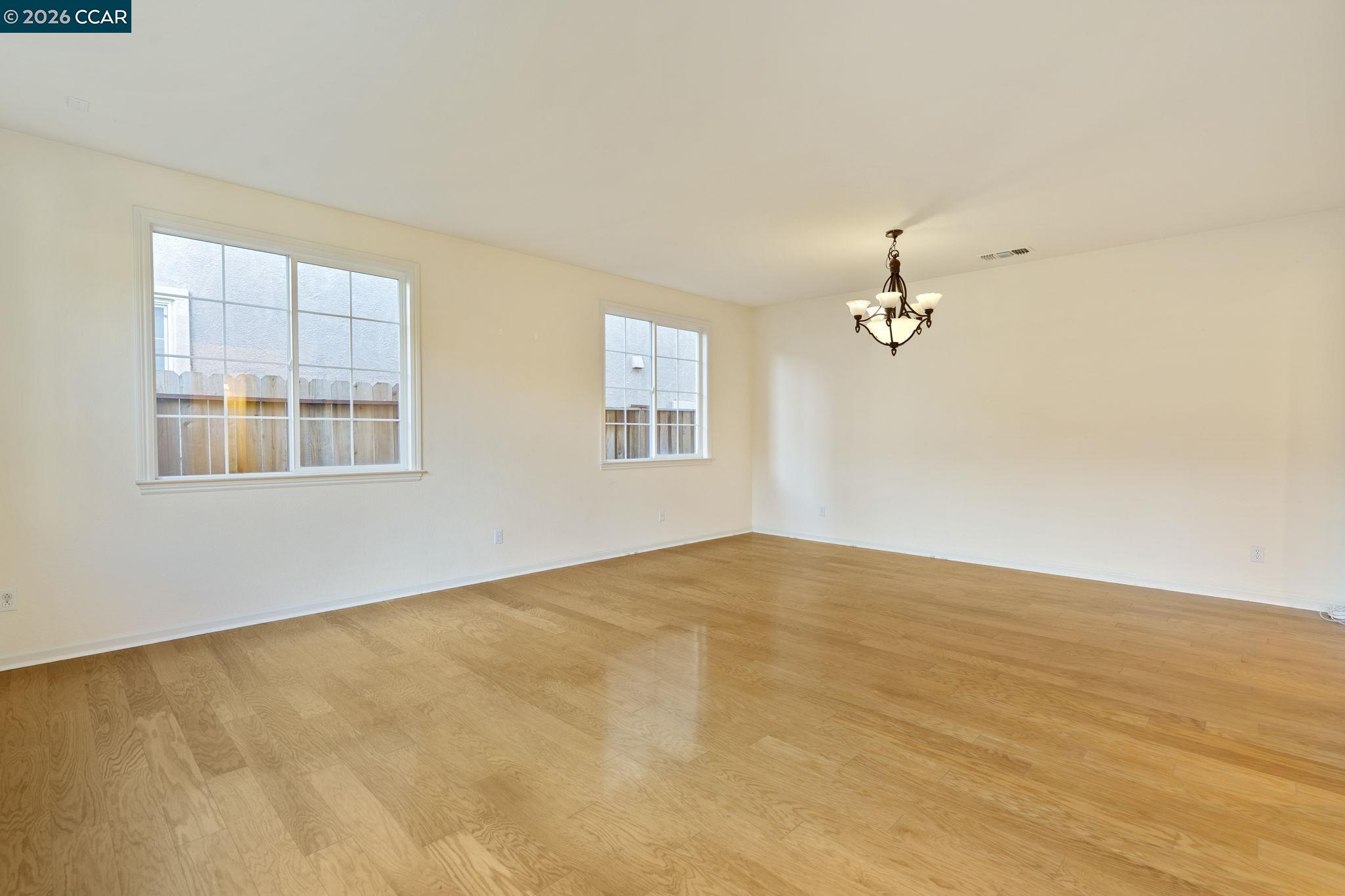 Detail Gallery Image 6 of 56 For 5141 Fern Ridge Cir, Discovery Bay,  CA 94505 - 4 Beds | 3/1 Baths