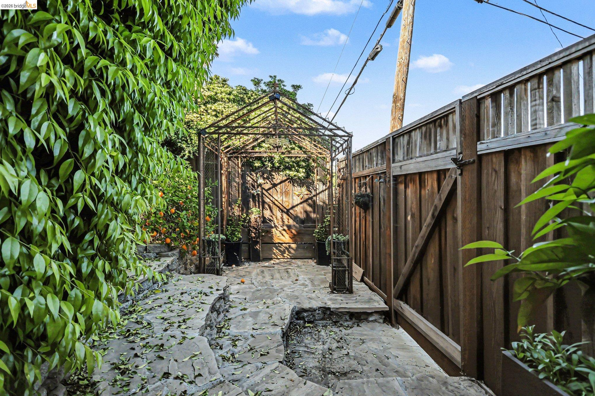 Detail Gallery Image 40 of 46 For 5849 Mitchell Canyon Ct, Clayton,  CA 94517 - 5 Beds | 2/1 Baths