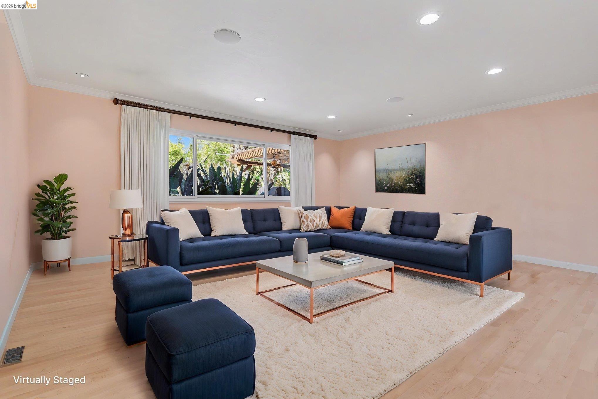 Detail Gallery Image 8 of 46 For 5849 Mitchell Canyon Ct, Clayton,  CA 94517 - 5 Beds | 2/1 Baths