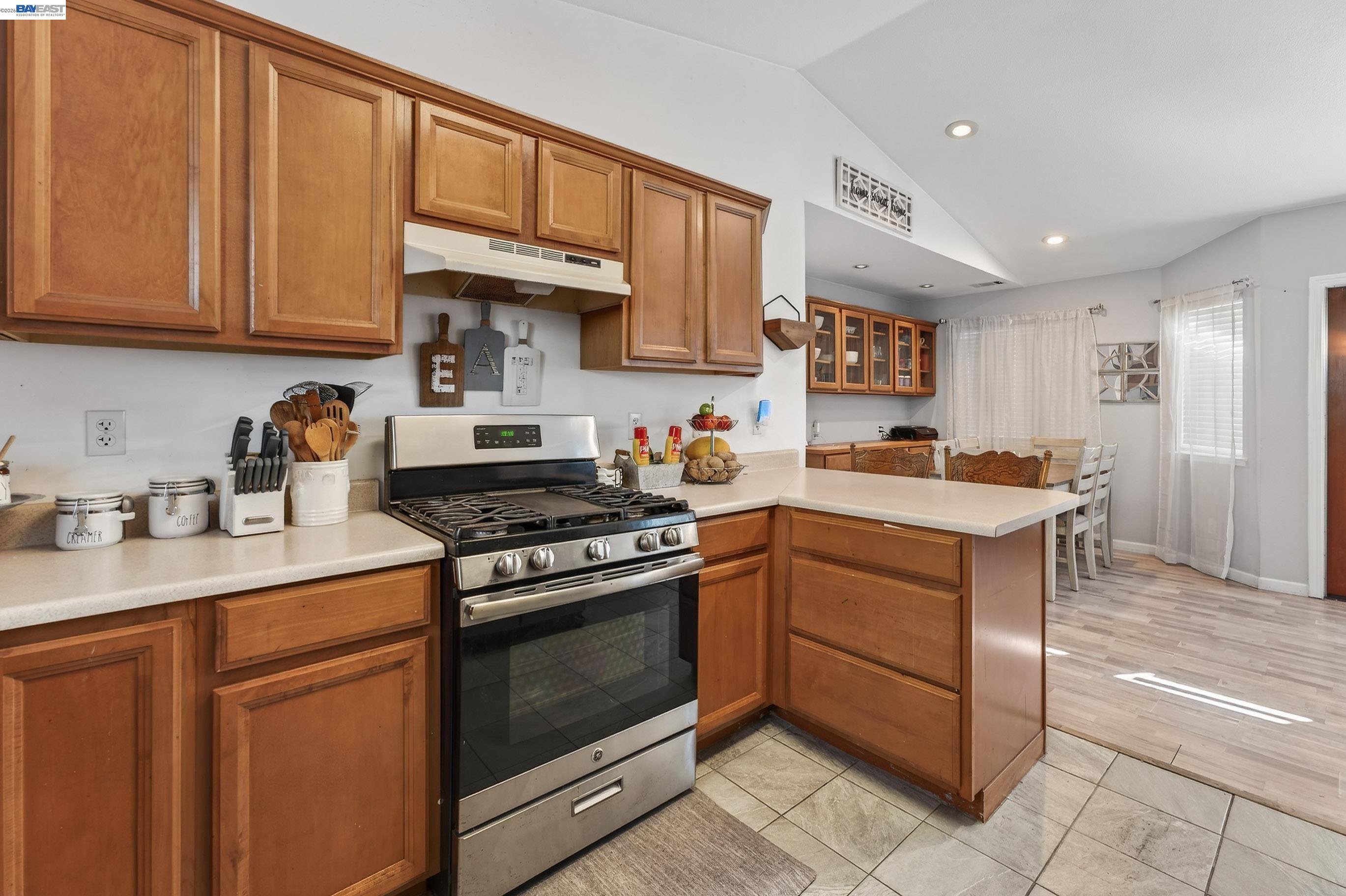 Detail Gallery Image 15 of 27 For 1723 Emeric Ave, San Pablo,  CA 94806 - 3 Beds | 2 Baths