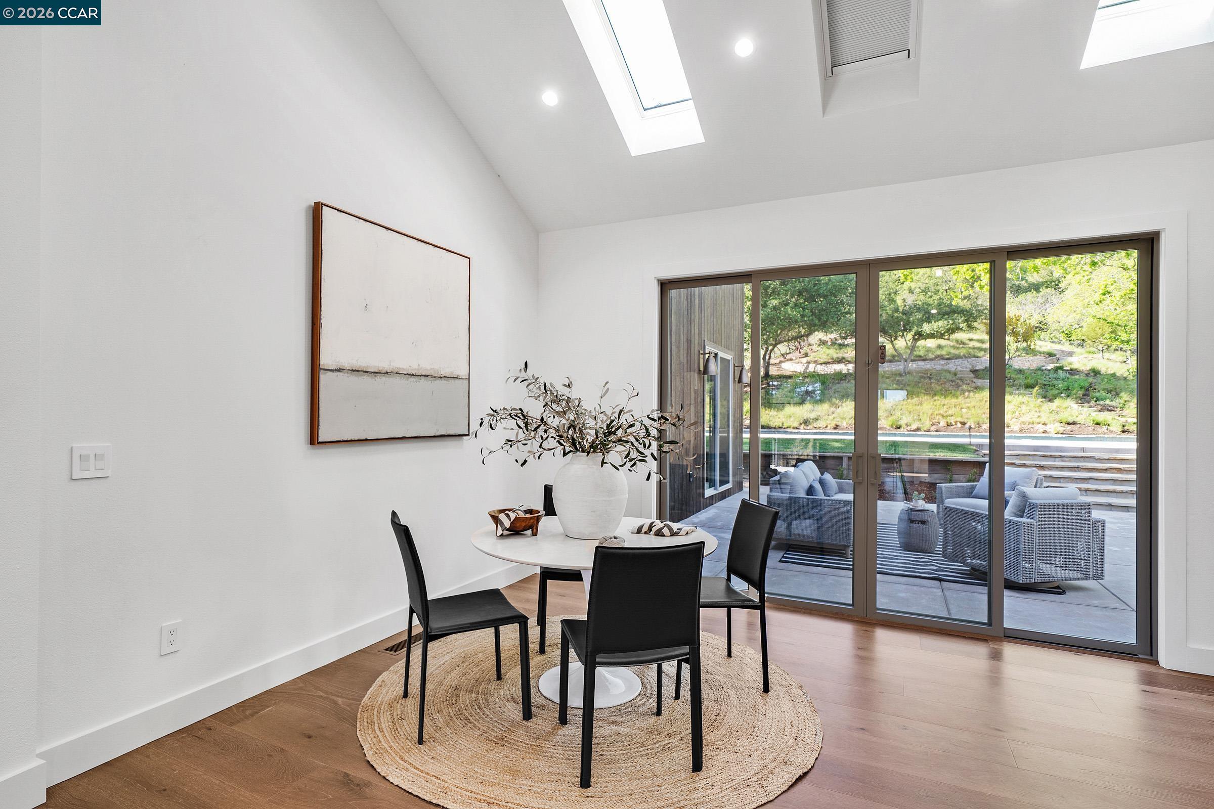 Detail Gallery Image 12 of 39 For 1059 Lizann Dr, Lafayette,  CA 94549 - 5 Beds | 4/1 Baths