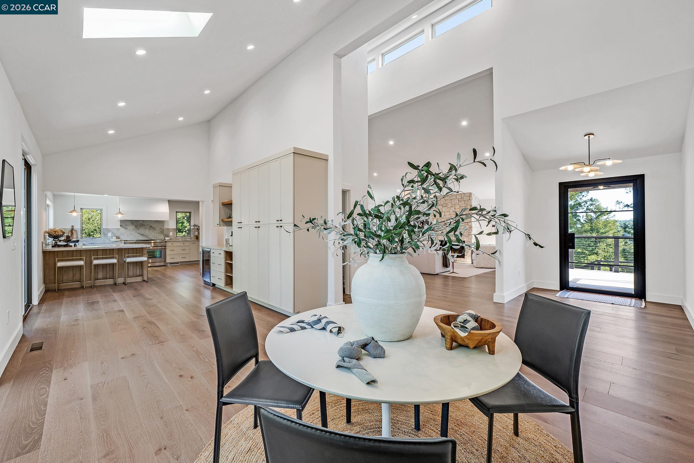 Detail Gallery Image 14 of 39 For 1059 Lizann Dr, Lafayette,  CA 94549 - 5 Beds | 4/1 Baths