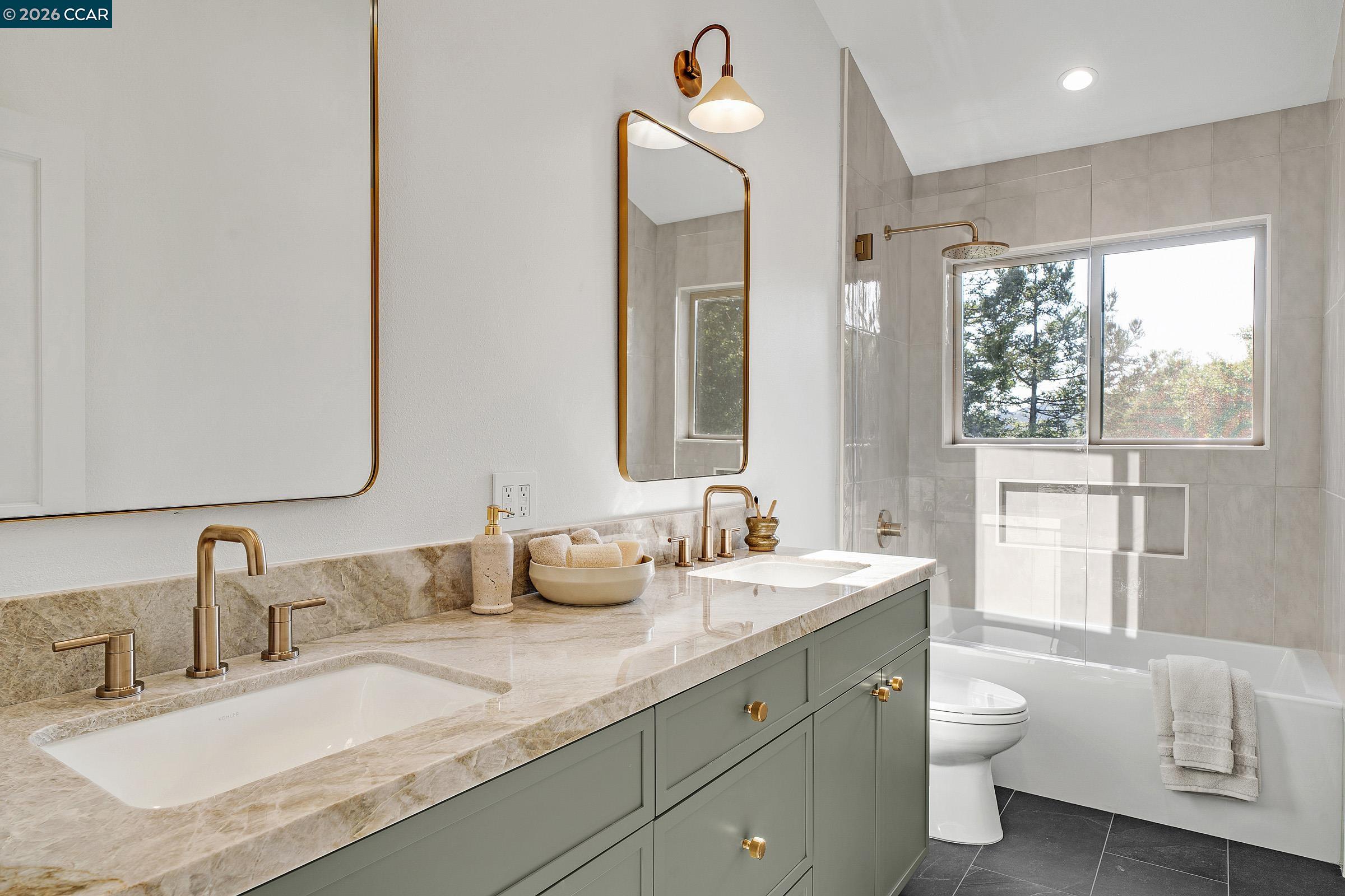 Detail Gallery Image 19 of 39 For 1059 Lizann Dr, Lafayette,  CA 94549 - 5 Beds | 4/1 Baths