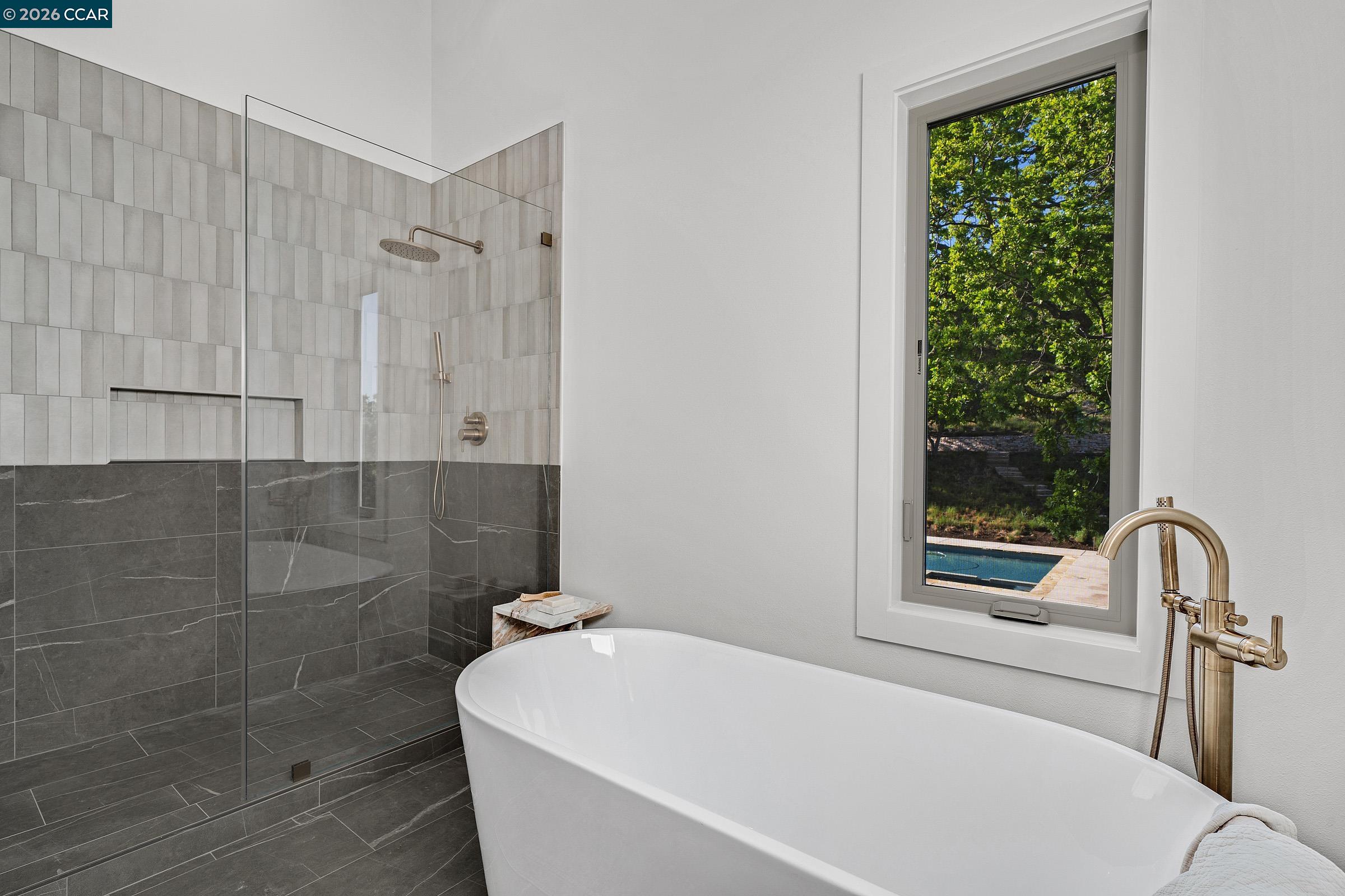 Detail Gallery Image 25 of 39 For 1059 Lizann Dr, Lafayette,  CA 94549 - 5 Beds | 4/1 Baths