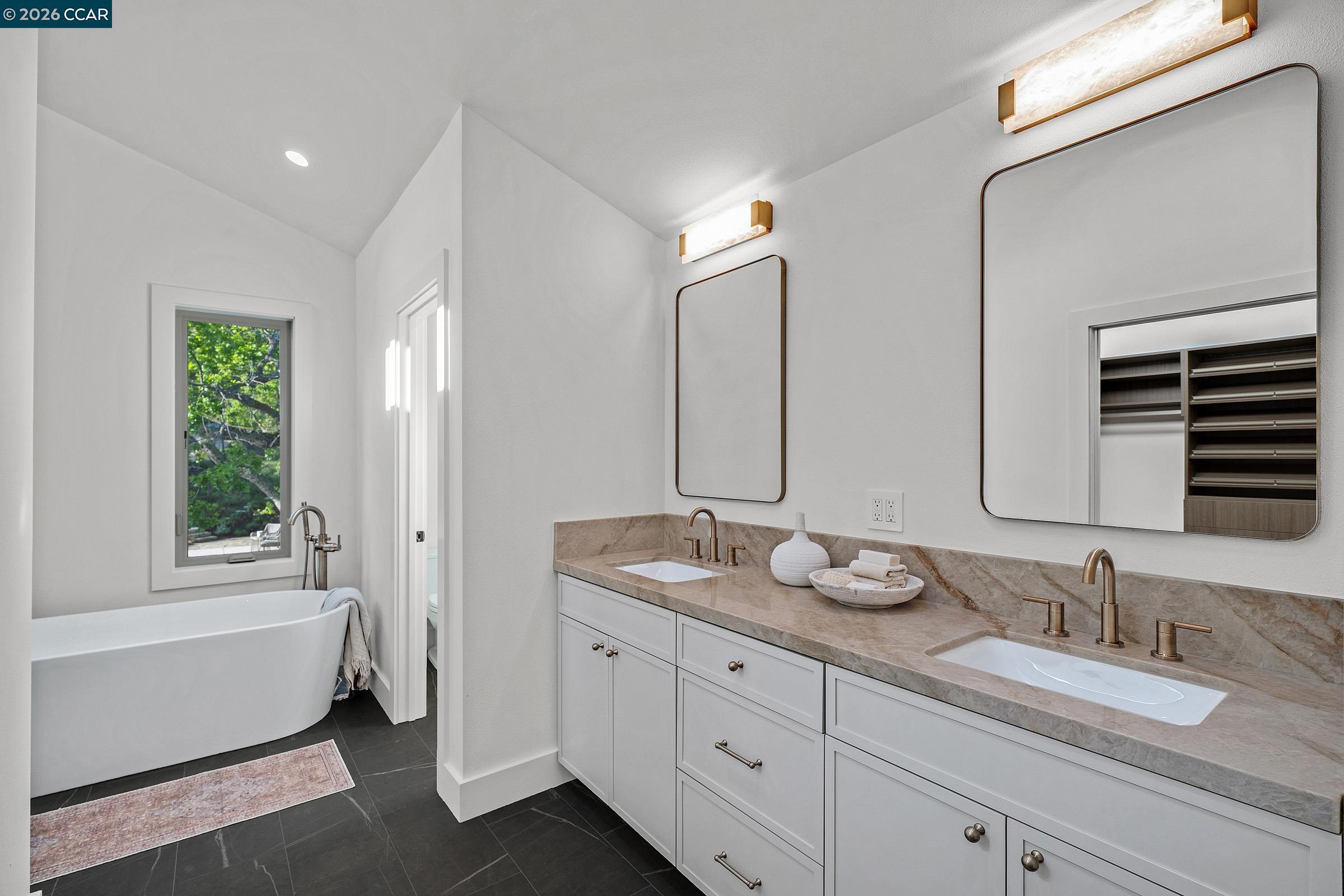Detail Gallery Image 25 of 39 For 1059 Lizann Dr, Lafayette,  CA 94549 - 5 Beds | 4/1 Baths