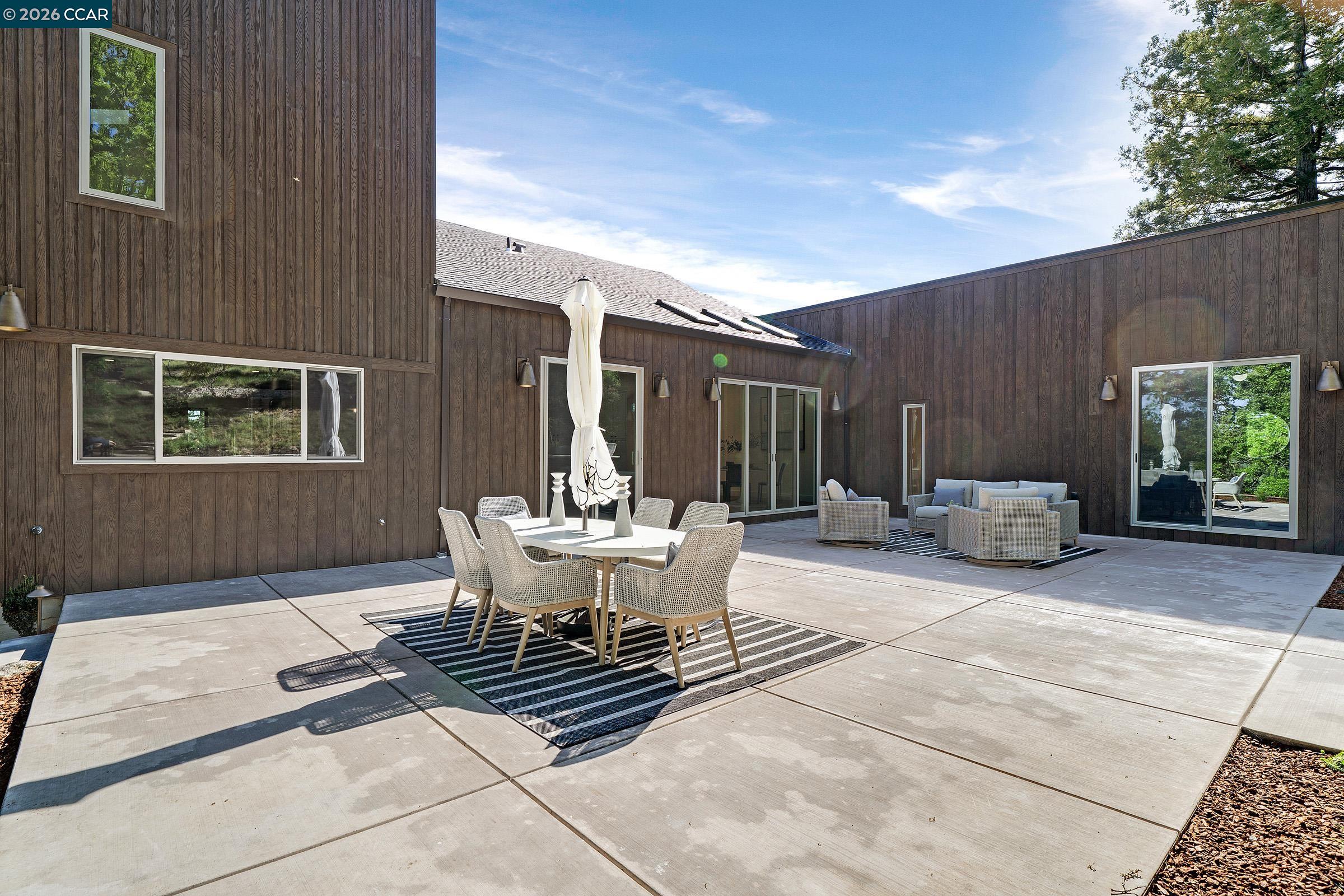 Detail Gallery Image 35 of 39 For 1059 Lizann Dr, Lafayette,  CA 94549 - 5 Beds | 4/1 Baths