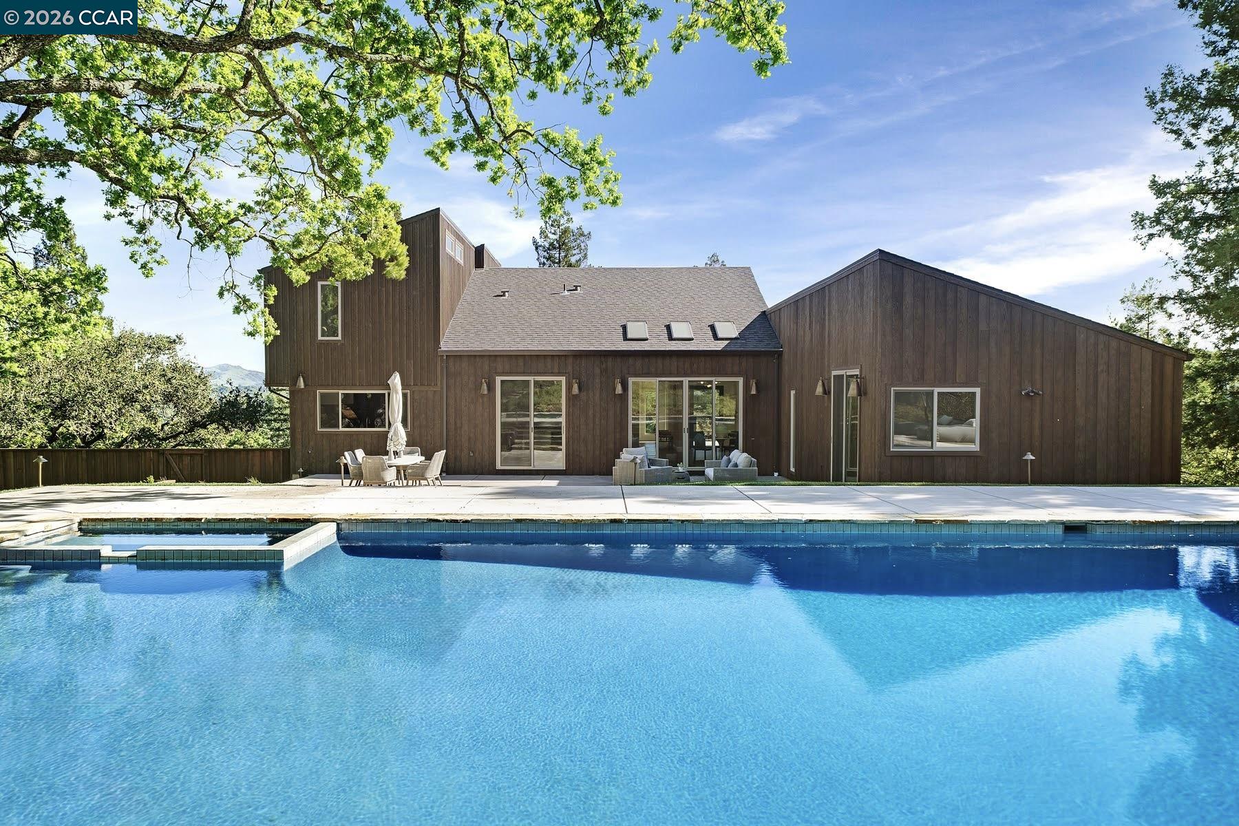 Detail Gallery Image 38 of 39 For 1059 Lizann Dr, Lafayette,  CA 94549 - 5 Beds | 4/1 Baths