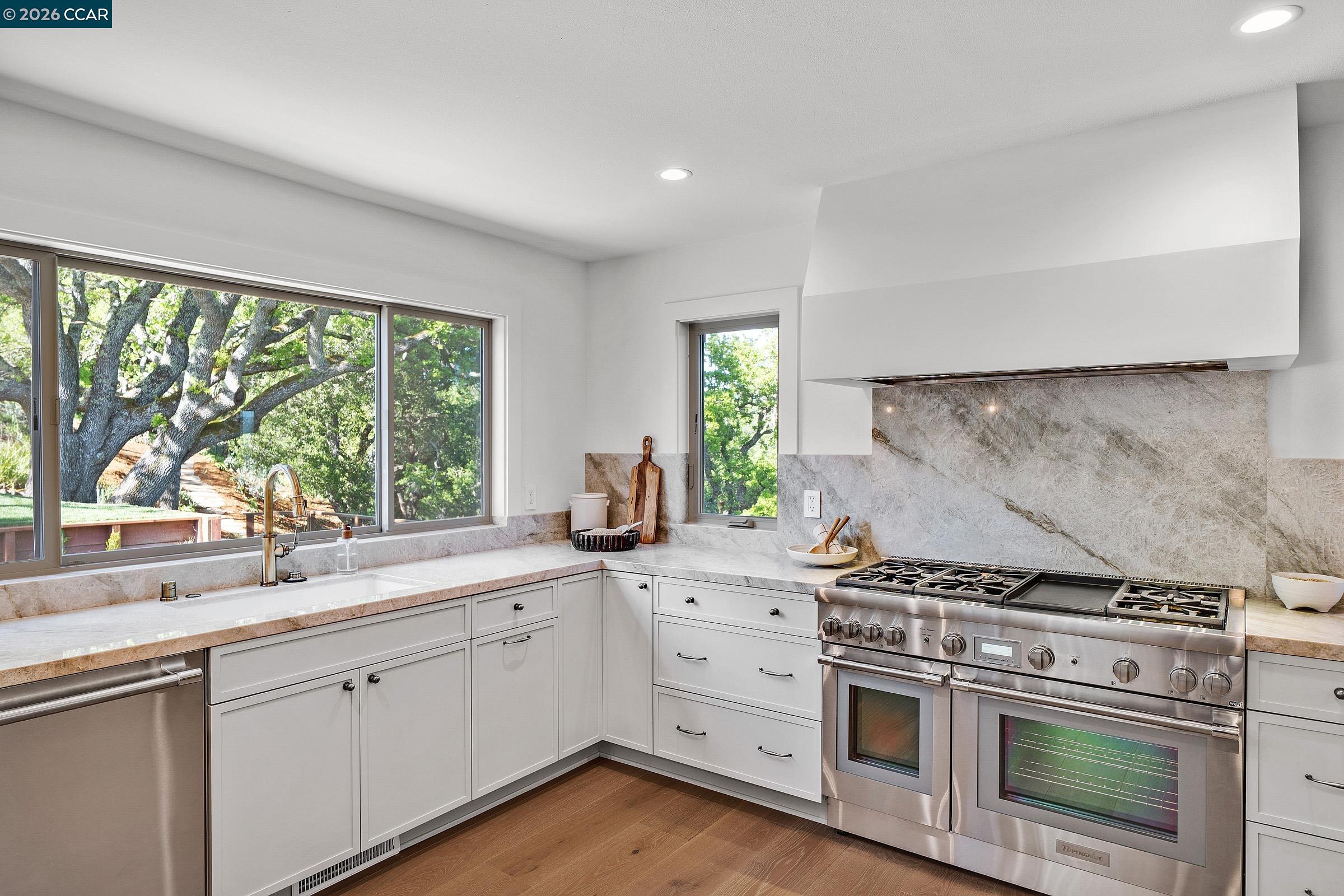 Detail Gallery Image 7 of 39 For 1059 Lizann Dr, Lafayette,  CA 94549 - 5 Beds | 4/1 Baths