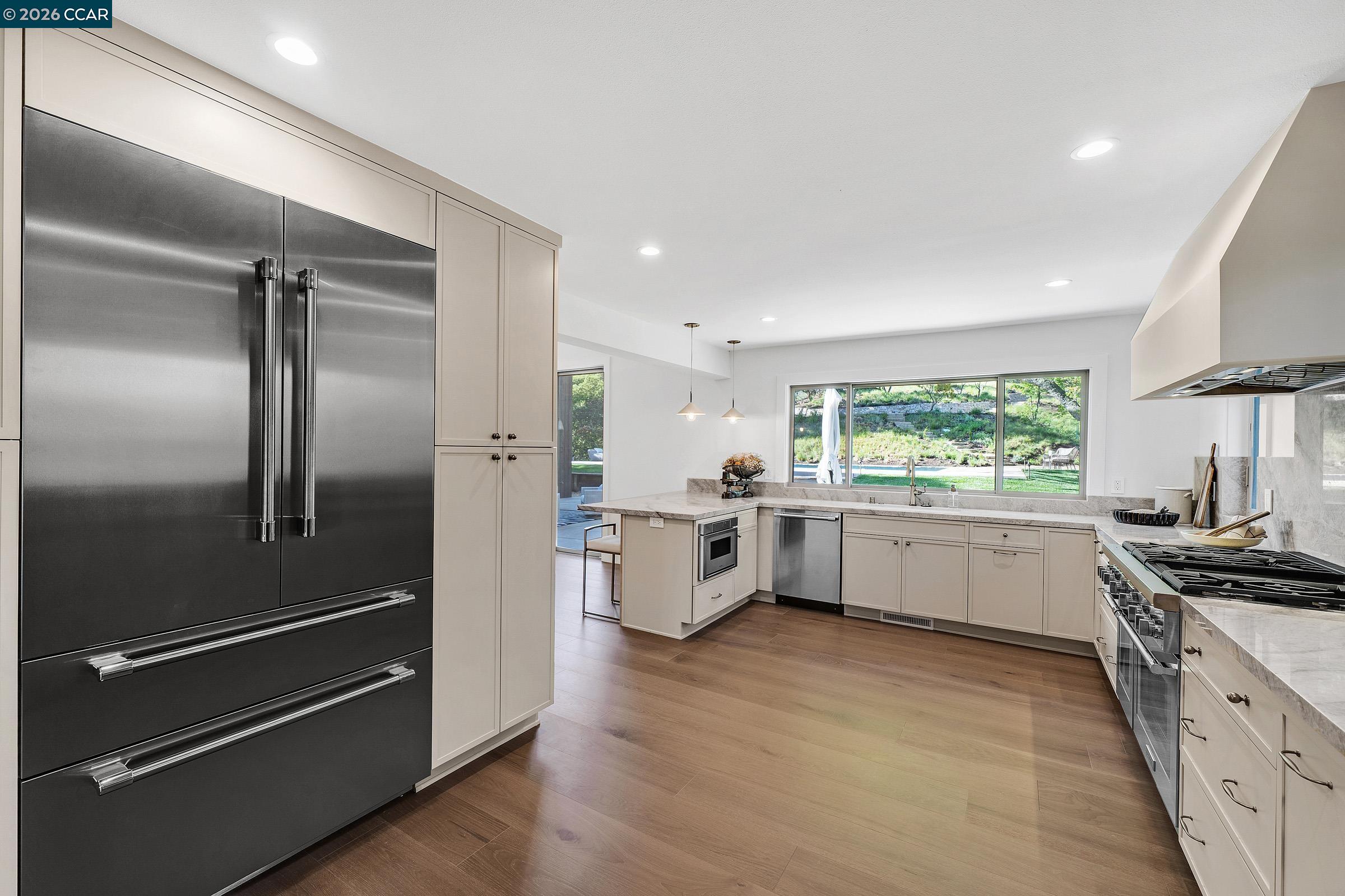 Detail Gallery Image 8 of 39 For 1059 Lizann Dr, Lafayette,  CA 94549 - 5 Beds | 4/1 Baths