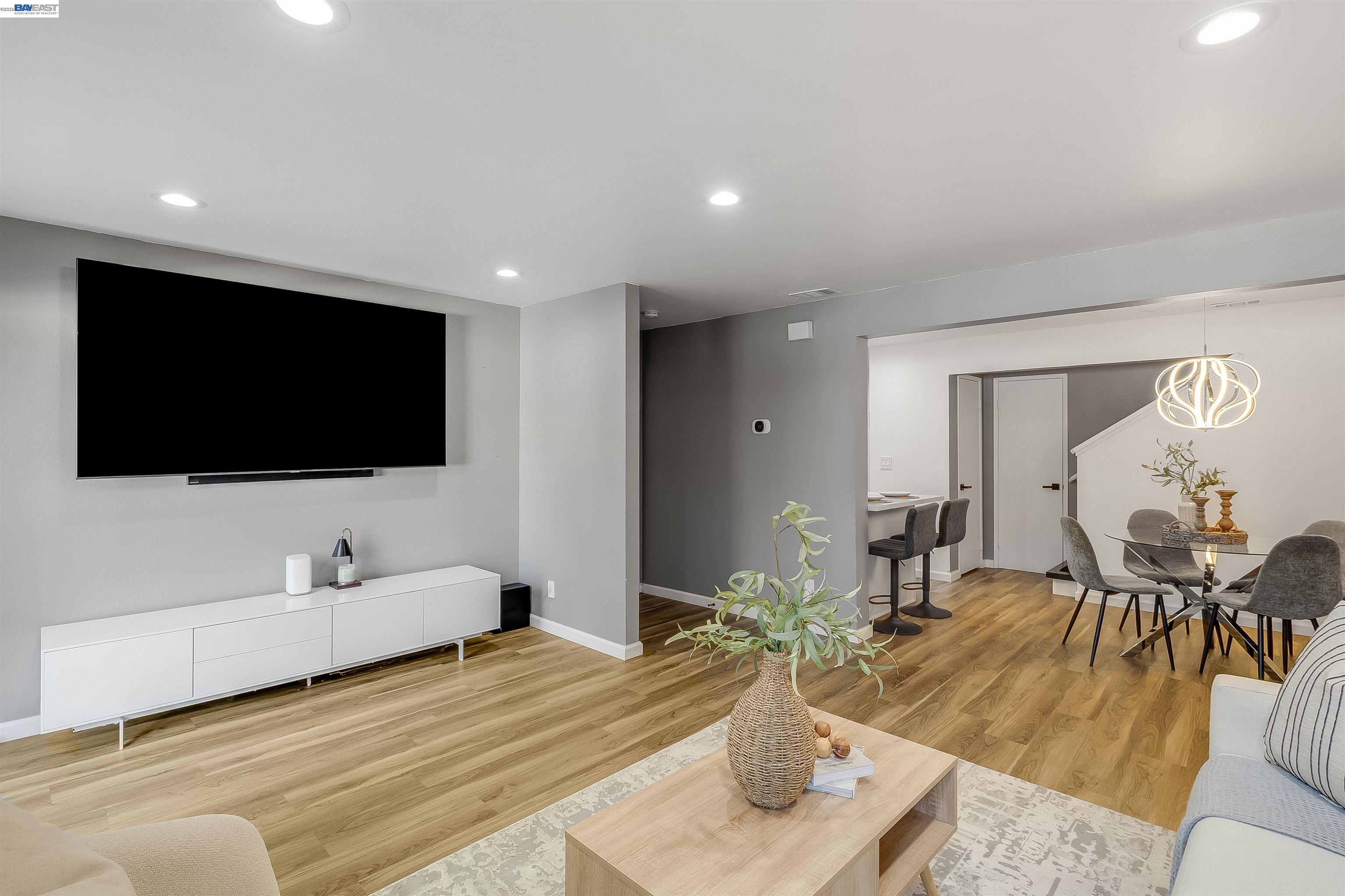 Detail Gallery Image 11 of 40 For 5025 Valley Crest Dr #147,  Concord,  CA 94521 - 2 Beds | 1/1 Baths