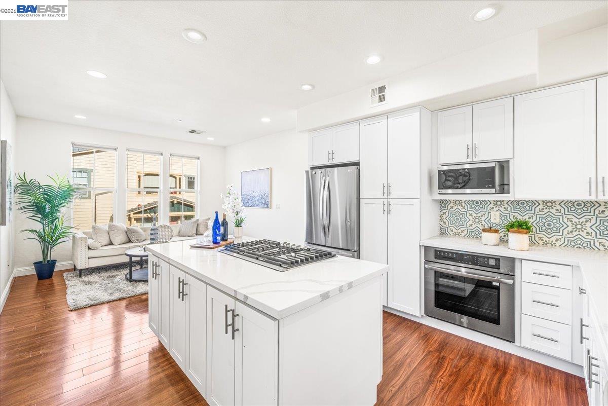 Photo #8: 41127390 Listing: Photo #8