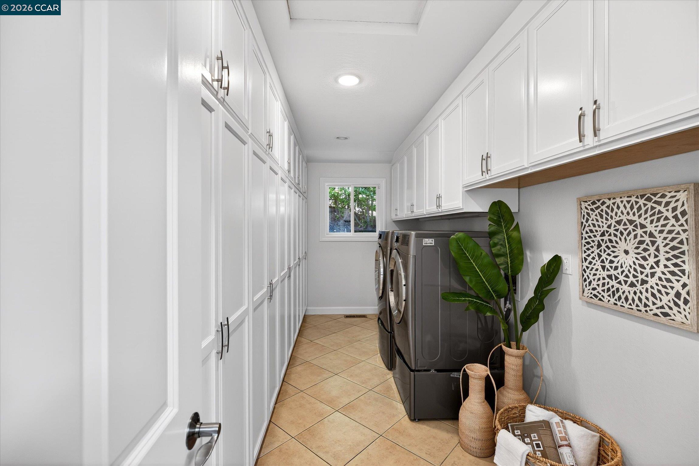 Detail Gallery Image 21 of 36 For 36 Oak Drive, Orinda,  CA 94563-3912 - 5 Beds | 3/1 Baths