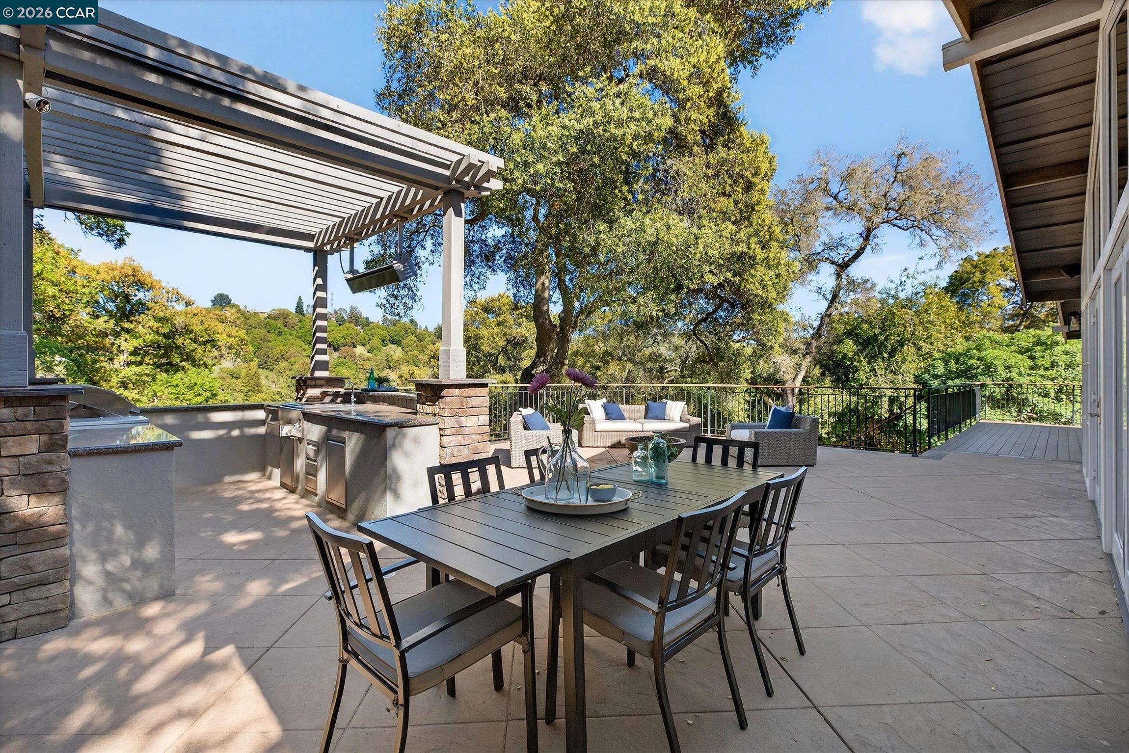 Detail Gallery Image 25 of 36 For 36 Oak Drive, Orinda,  CA 94563-3912 - 5 Beds | 3/1 Baths