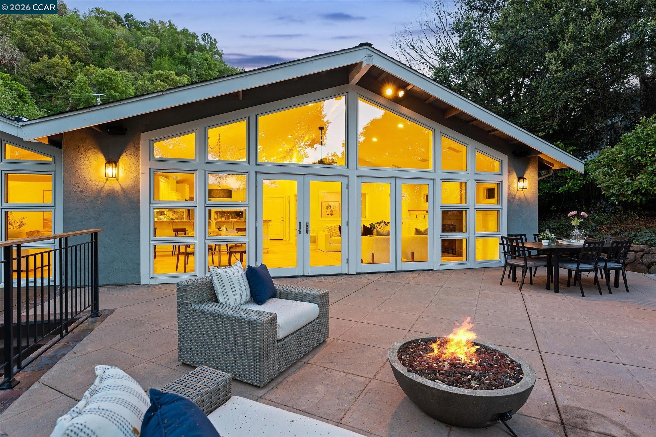 Detail Gallery Image 27 of 36 For 36 Oak Drive, Orinda,  CA 94563-3912 - 5 Beds | 3/1 Baths