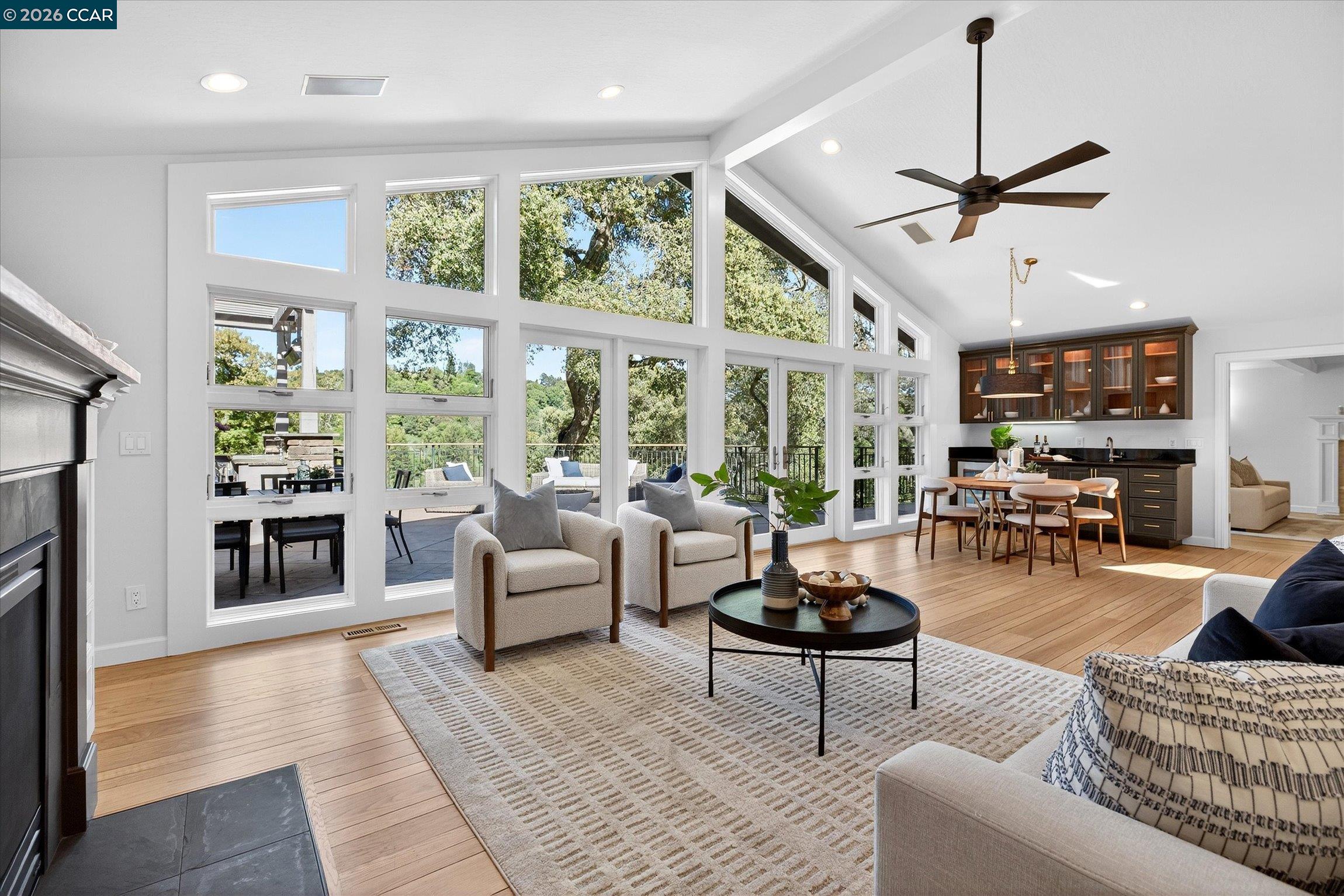 Detail Gallery Image 5 of 36 For 36 Oak Drive, Orinda,  CA 94563-3912 - 5 Beds | 3/1 Baths