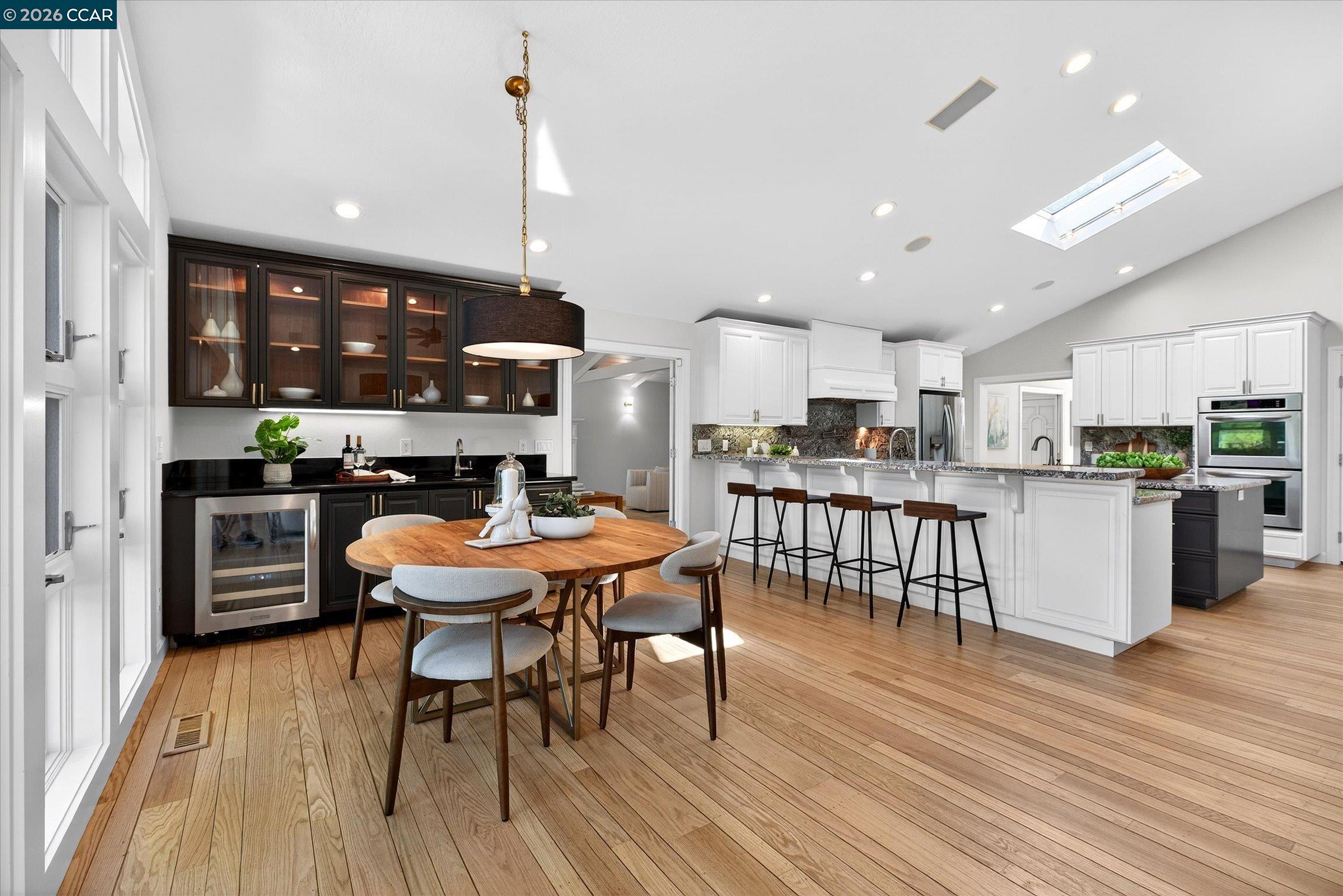 Detail Gallery Image 8 of 36 For 36 Oak Drive, Orinda,  CA 94563-3912 - 5 Beds | 3/1 Baths