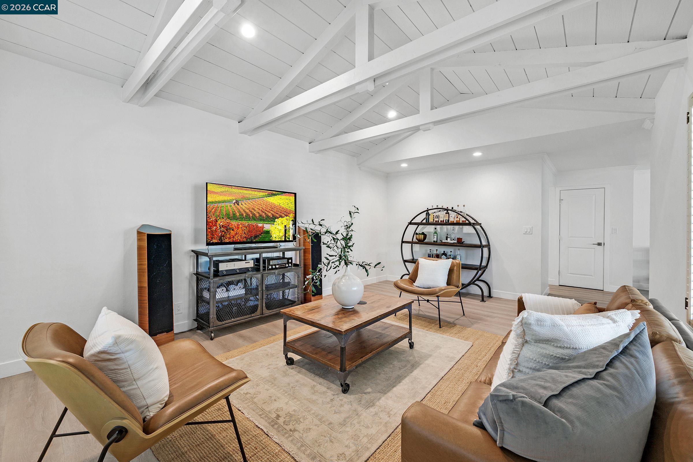 Detail Gallery Image 16 of 42 For 207 Normandy Ln, Walnut Creek,  CA 94598 - 4 Beds | 2/1 Baths