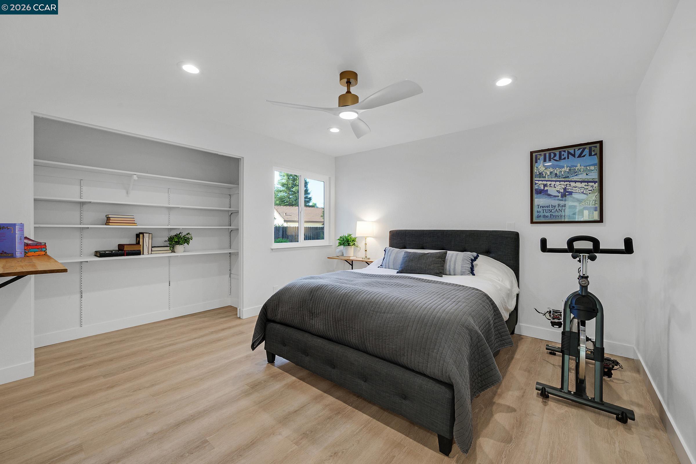 Detail Gallery Image 25 of 42 For 207 Normandy Ln, Walnut Creek,  CA 94598 - 4 Beds | 2/1 Baths